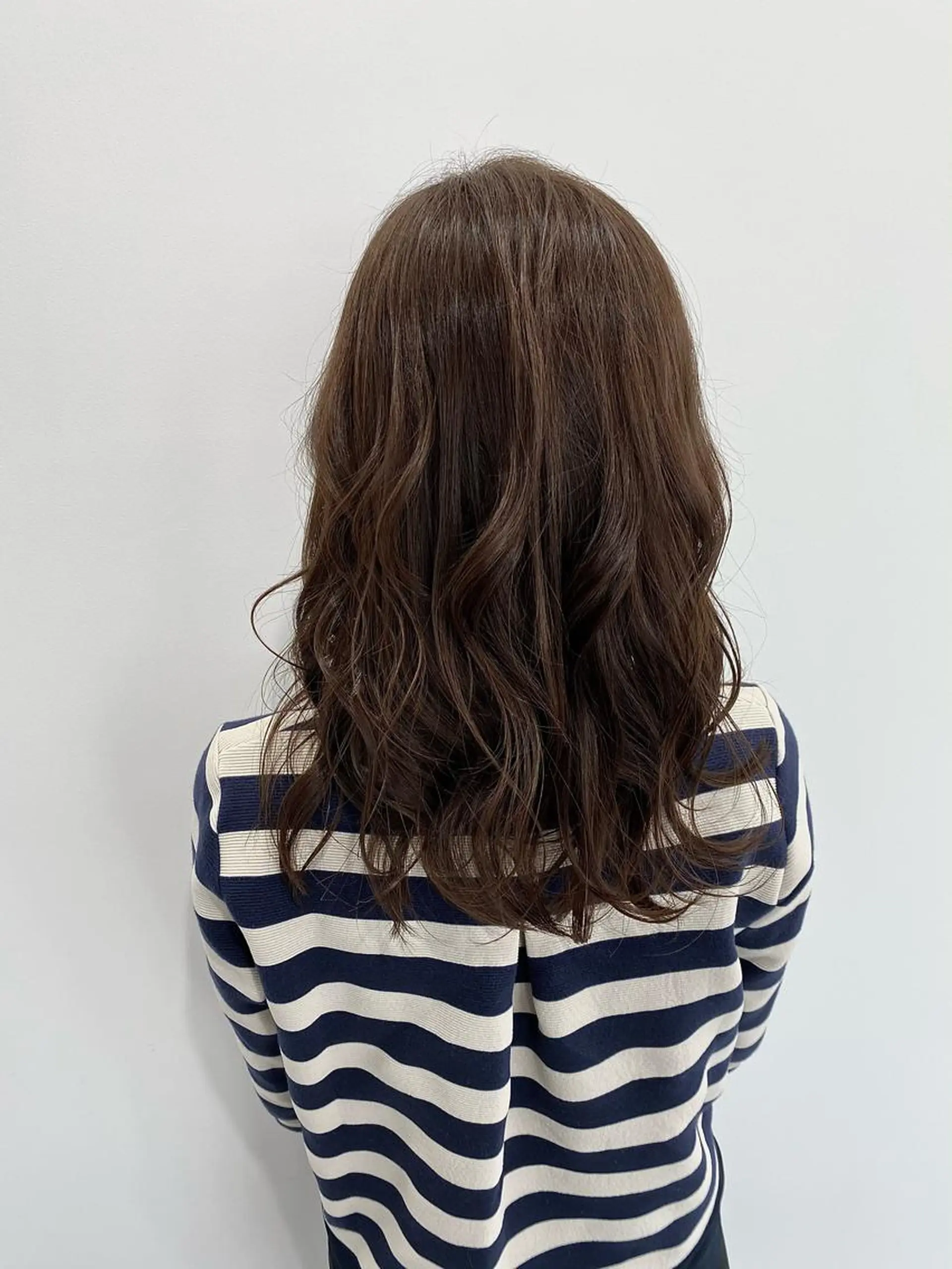 ミディアム カラー 三戸 修平のヘアスタイル