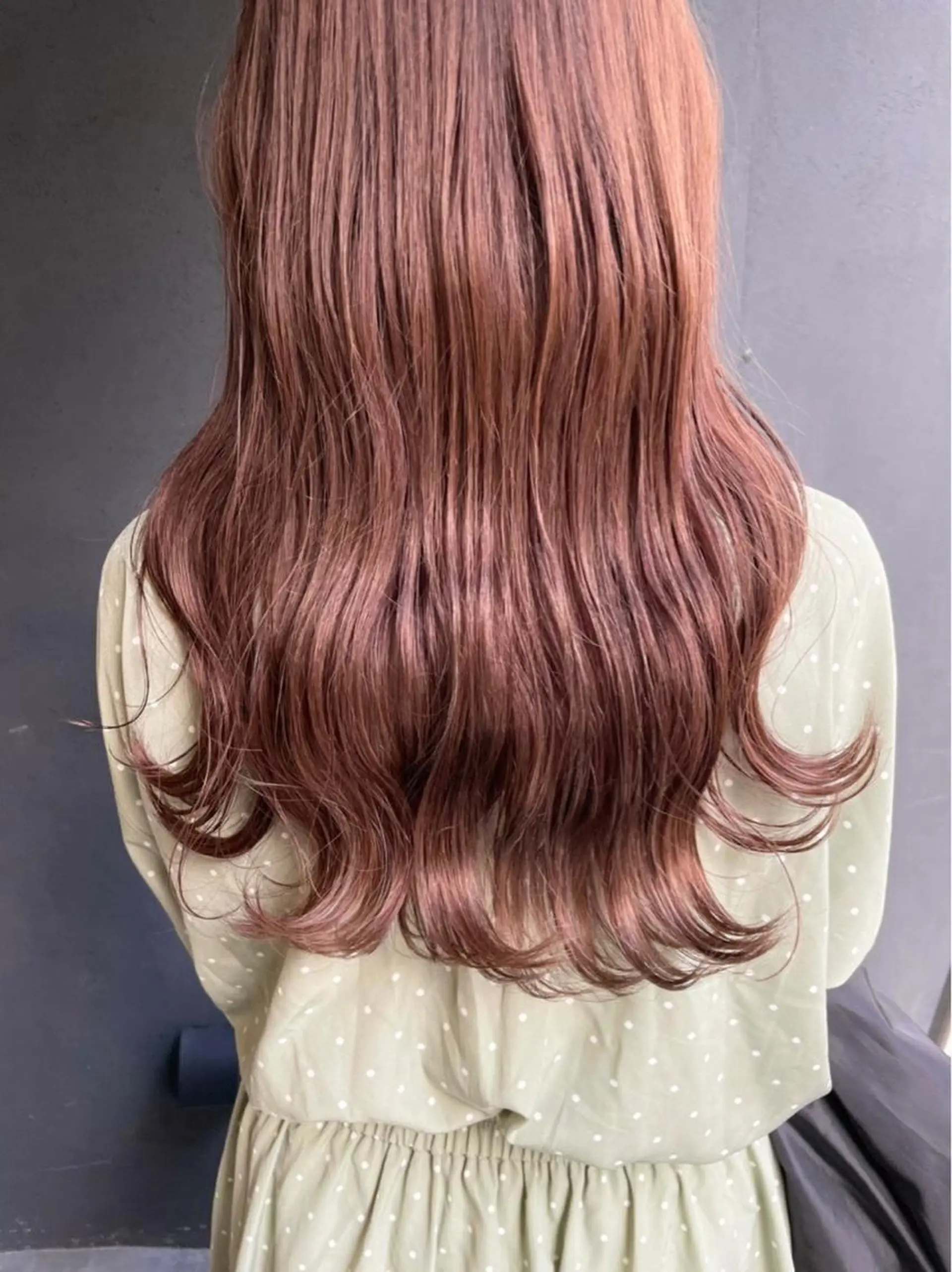 ロング カラー akane .のヘアスタイル