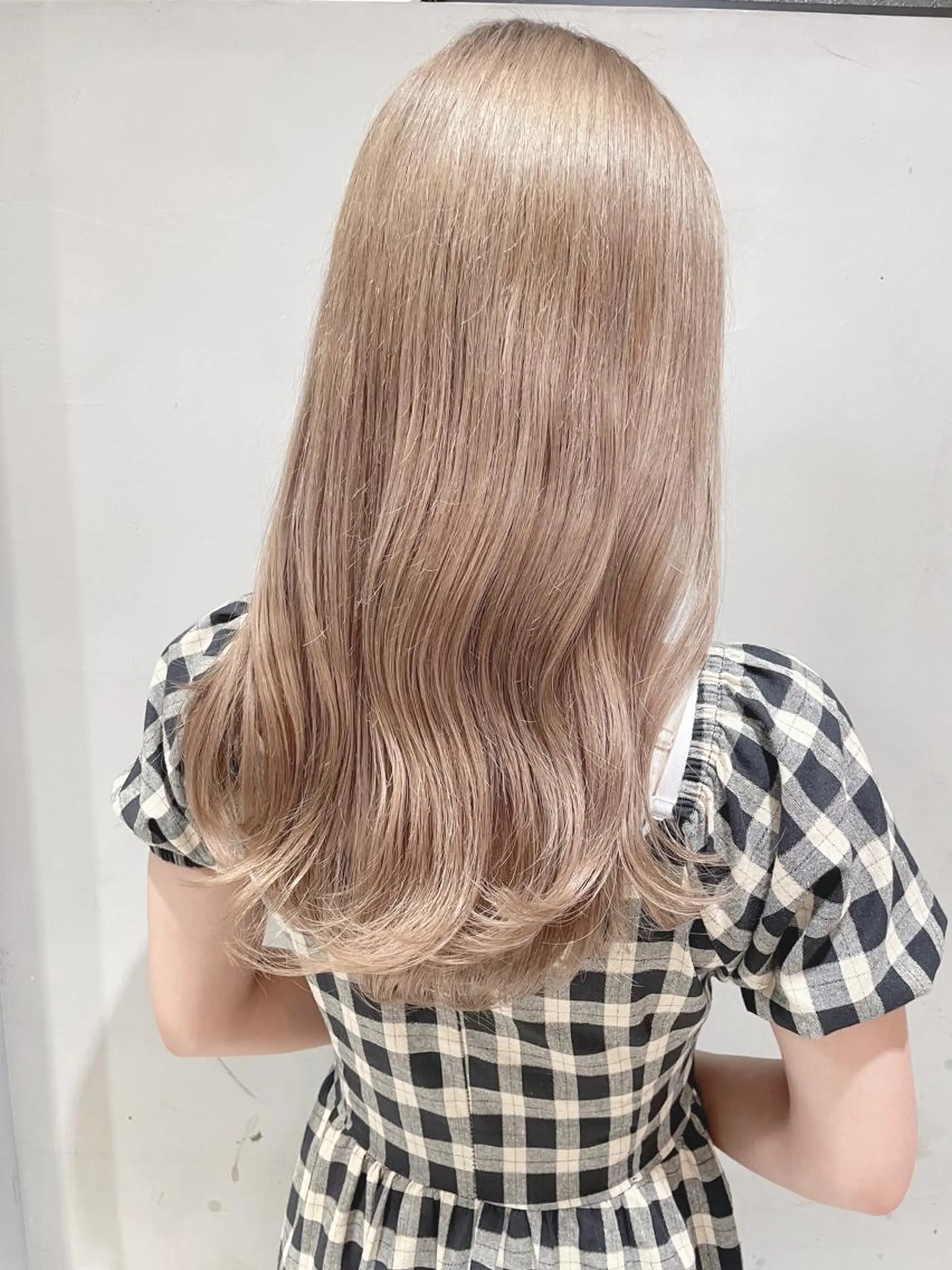 セミロング カラー 暗髪🐈‍⬛艶髪☔︎ 愛弥のヘアスタイル