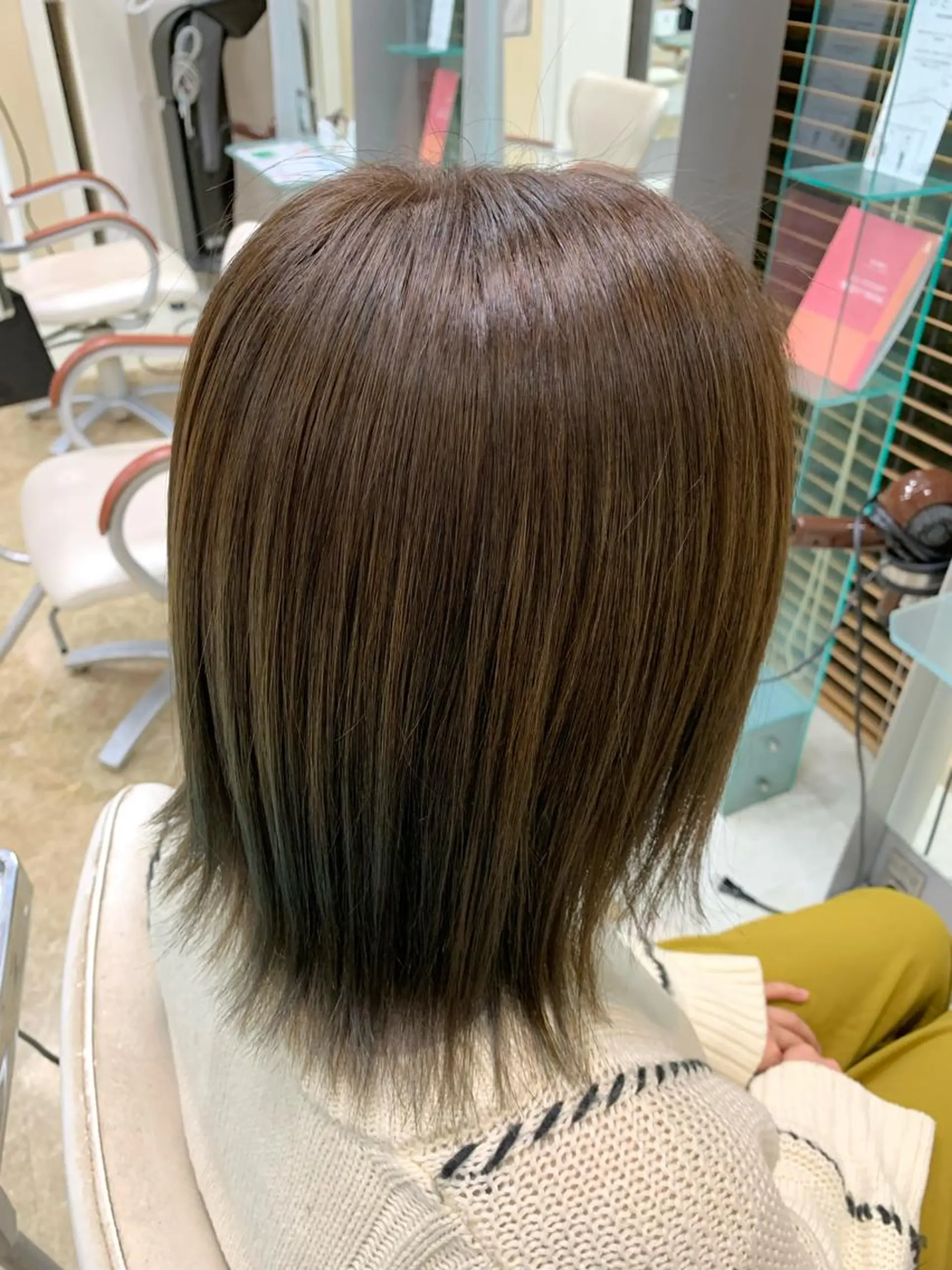 カラー 柴田 結衣のヘアスタイル