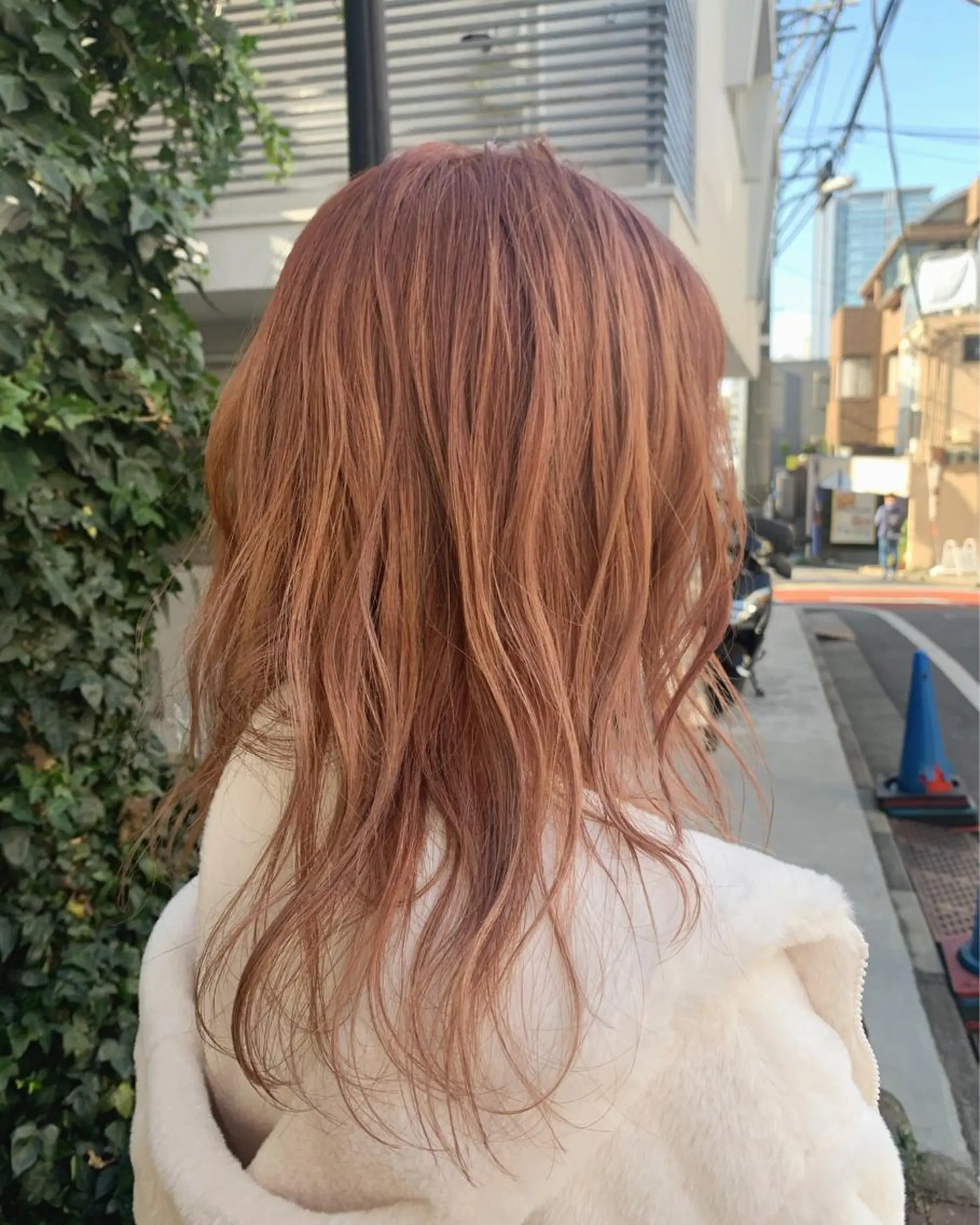 セミロング カラー ベージュカラー ハイトーンカラー ピンクカラー ピンクベージュ 似合わせカラー🫶 小川千波のヘアスタイル