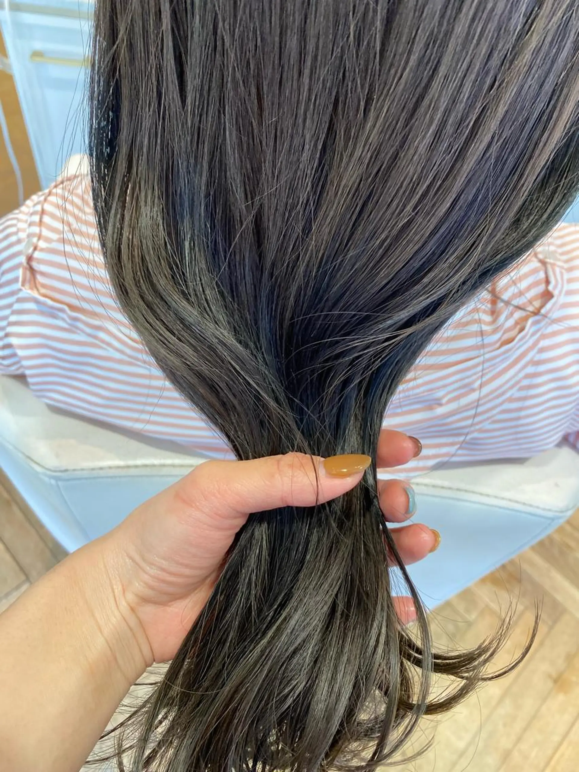 ロング カラー グレージュ カット ヘアカラー 縮毛矯正 増井 彩乃のヘアスタイル