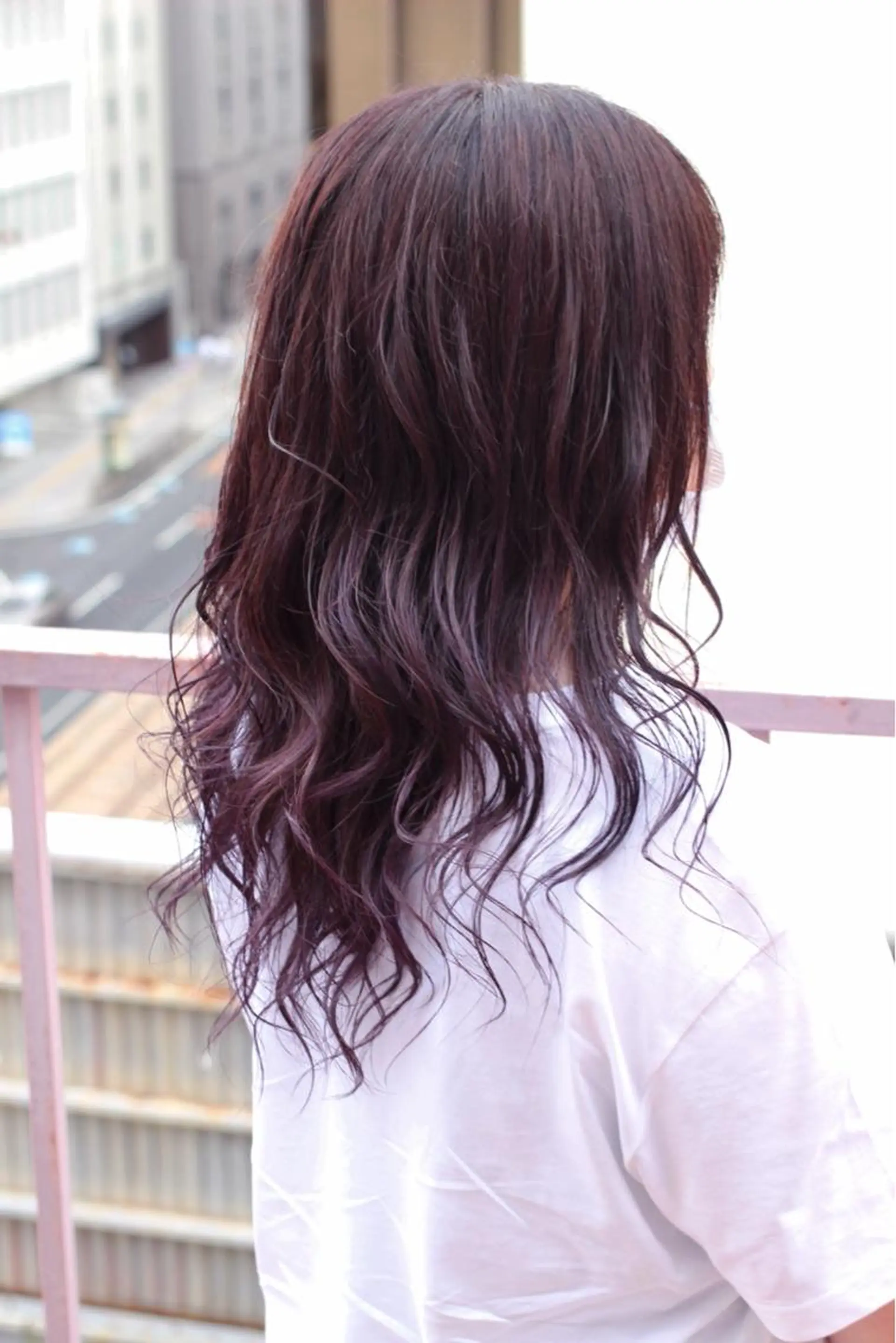 ロング カラー ブリーチ パープルカラー ヘアカラー 土居 正季のヘアスタイル