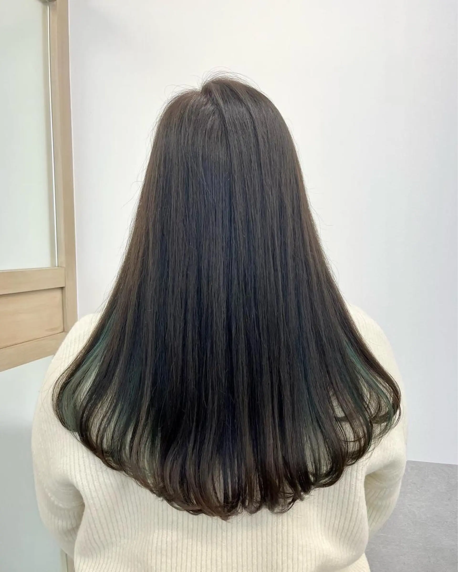 ロング カラー グレージュ インナーカラー 天野 涼のヘアスタイル