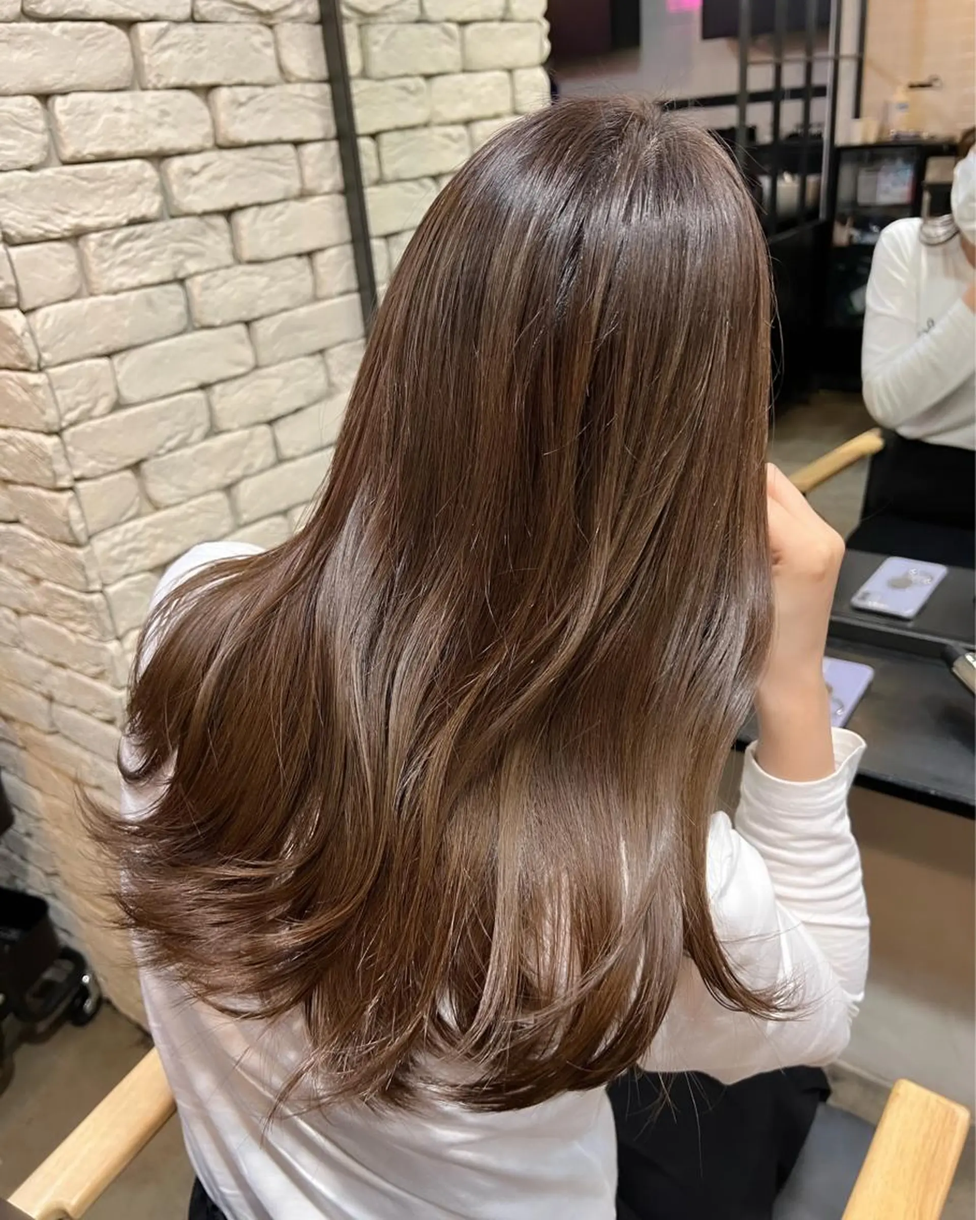 セミロング カラー グレージュ ラベンダーカラー ラベンダーグレージュ ラベンダーグレー 🕊️レイヤーカット 透明感カラー GOのヘアスタイル