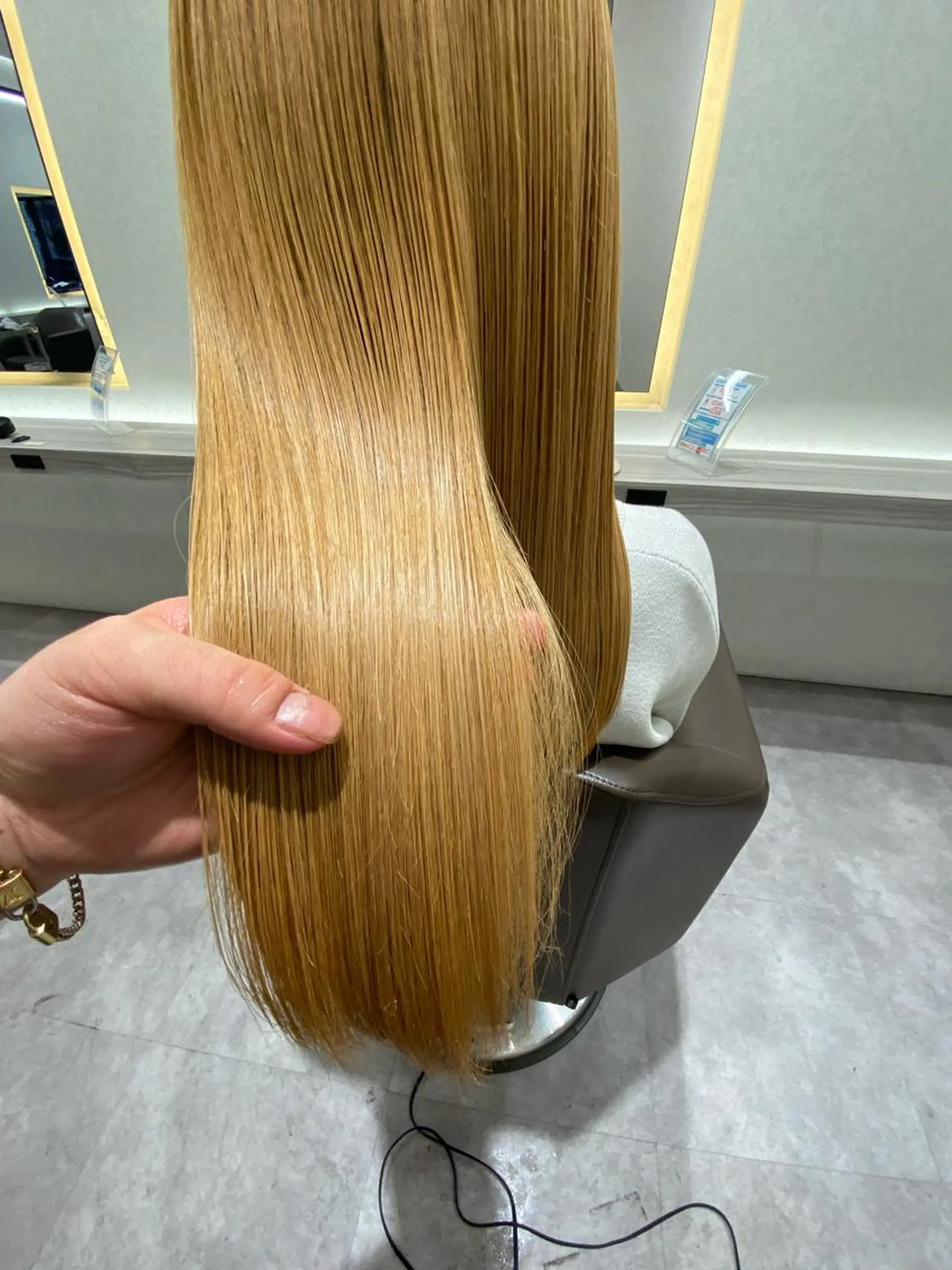 ロング ムトウセイマ/艶髪 /艶ケアWブリーチのヘアスタイル