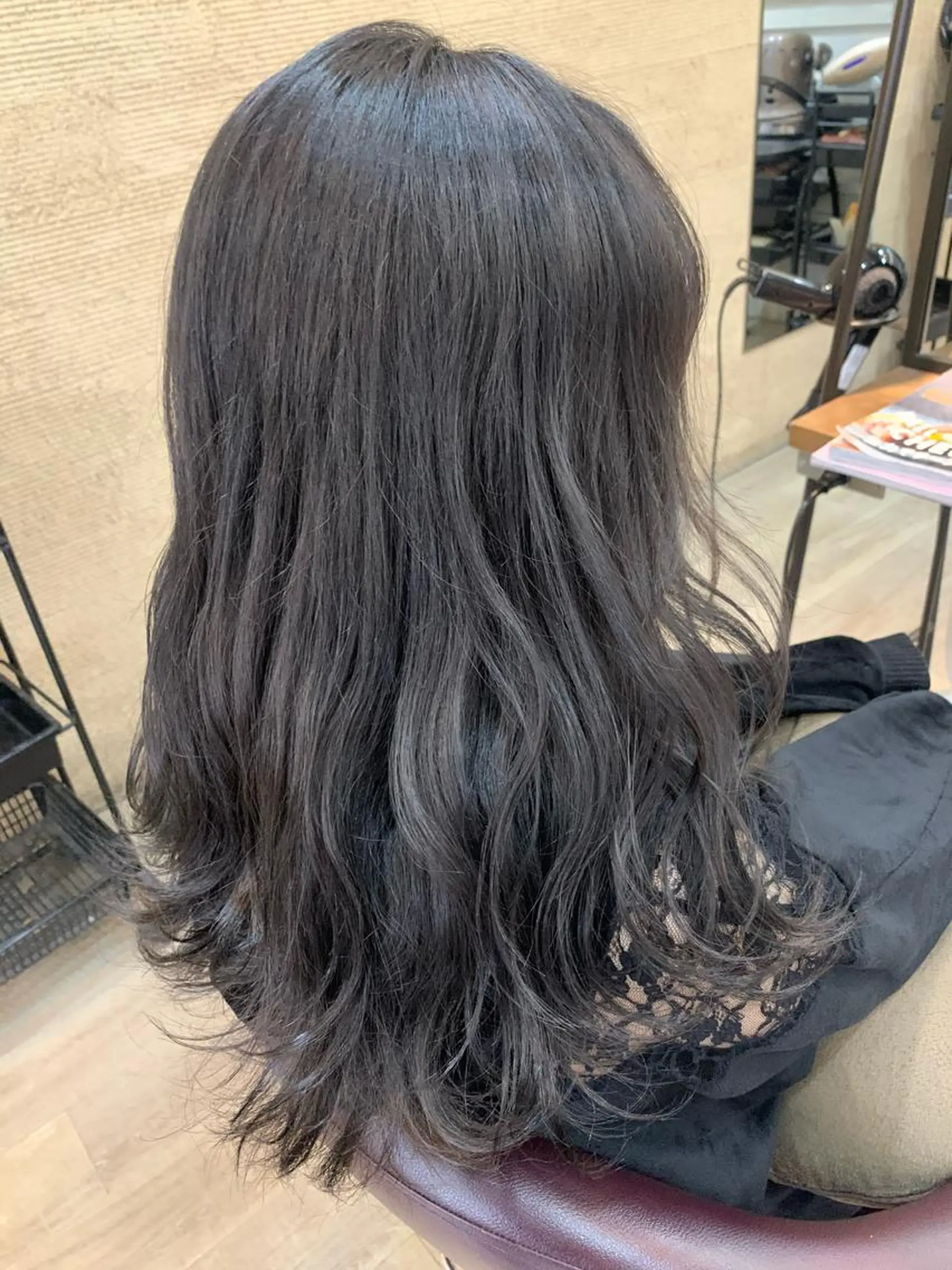 ロング カラー ダークグレー ダークグレージュ グレージュ 🌈re-room EIKI🇰🇷のヘアスタイル