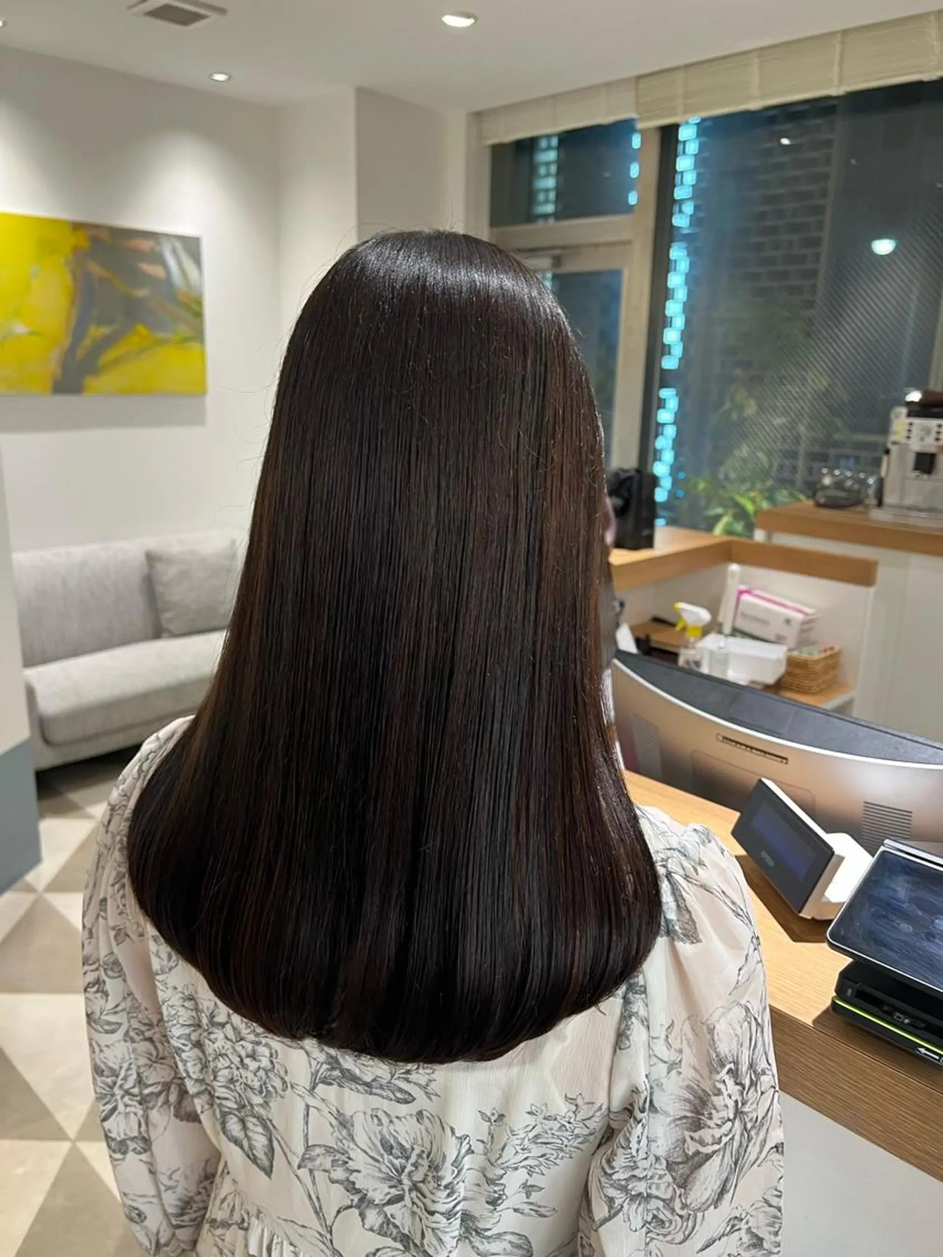 セミロング L'EANE THE TOKYO所属・カット無料｜ 青山 ｜髪質改善のヘアスタイル