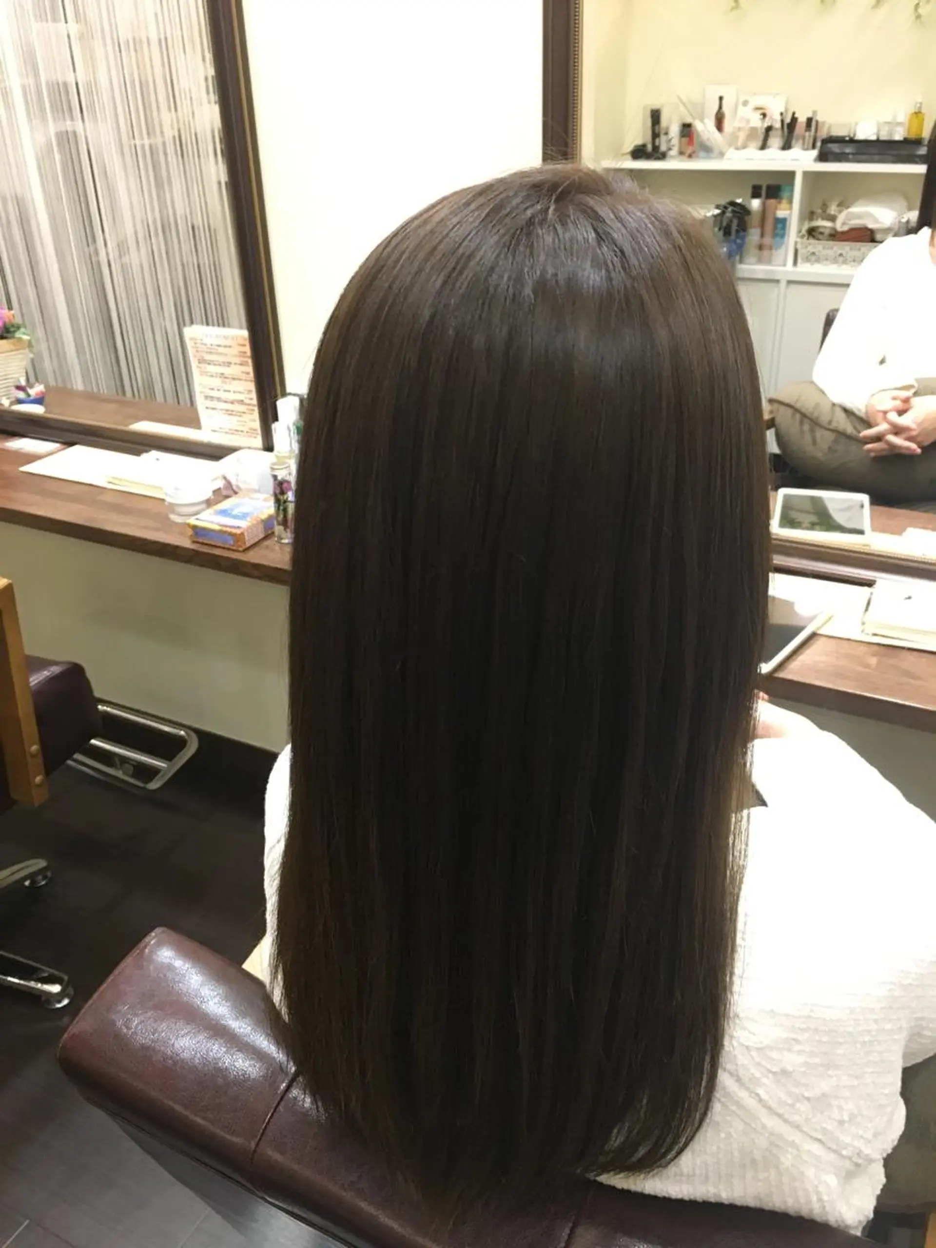 セミロング カラー アッシュ arbre所属・安藤 芽衣のヘアスタイル