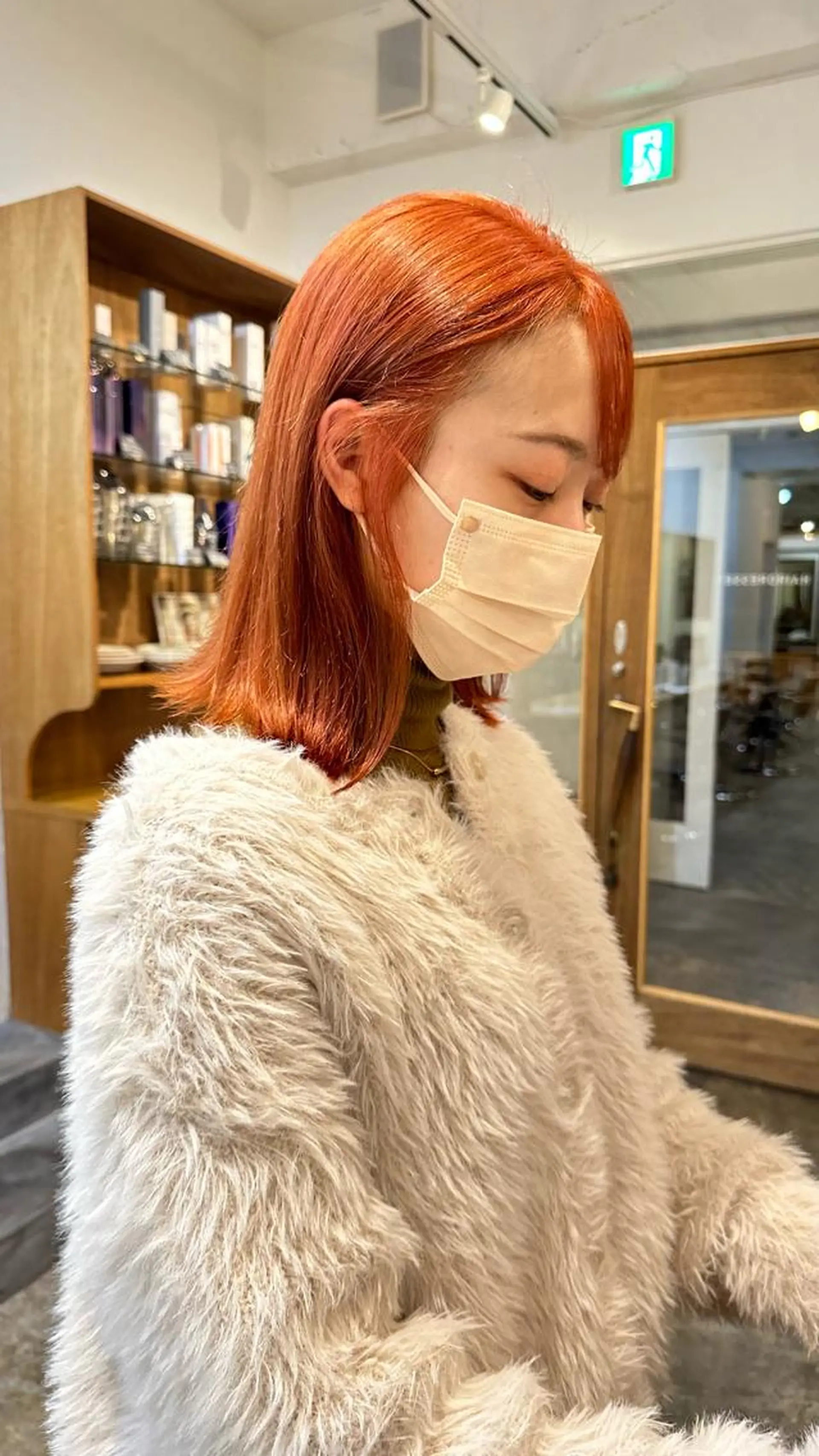 ミディアム オリーブカラー 長谷川のヘアスタイル