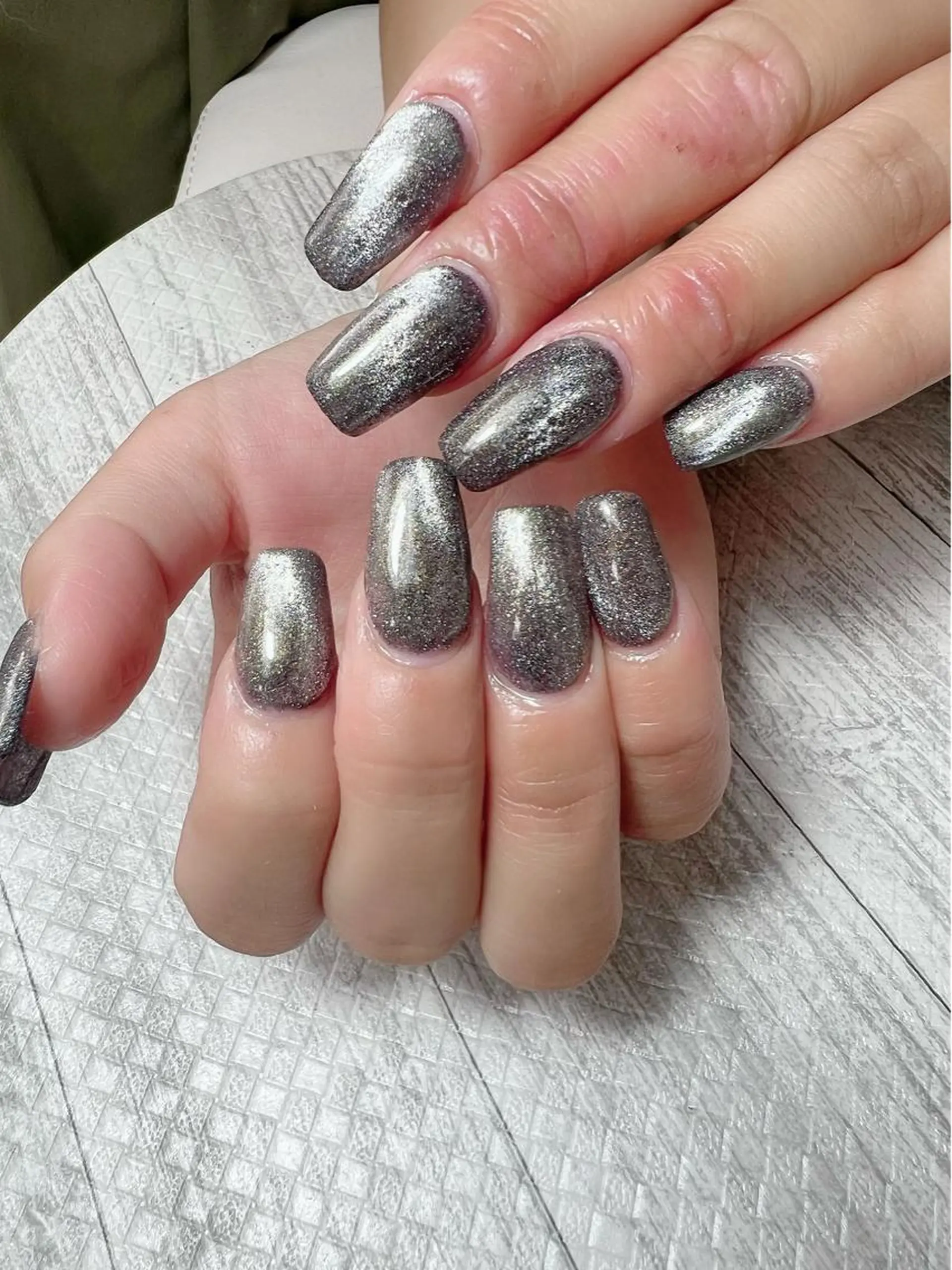 ネイル フラッシュネイル ジェルネイル グリーン スカルプネイル スクエアネイル ハンドネイル シェヌネイル JURAのネイルデザイン