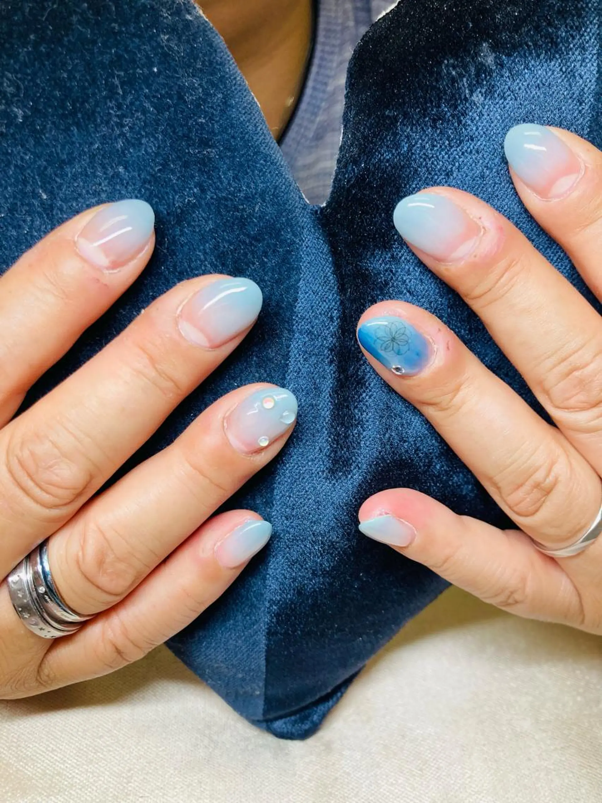 ネイル ECLAT エクラ所属・寺山 千鶴のネイルデザイン