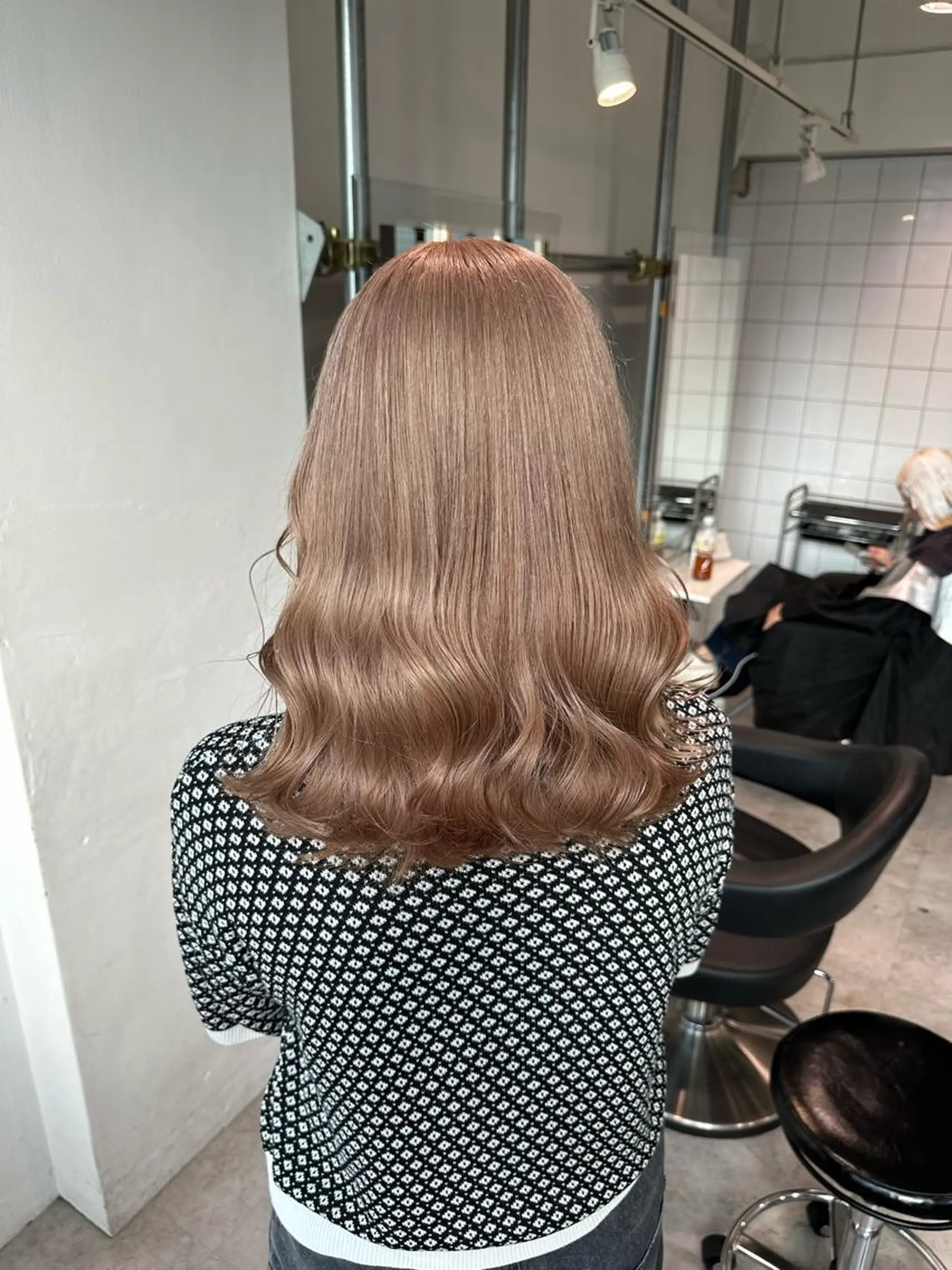 セミロング カラー ベージュカラー ブリーチ ミルクティーベージュ くすみミルクティー／ ブラウン🪡TOWAのヘアスタイル