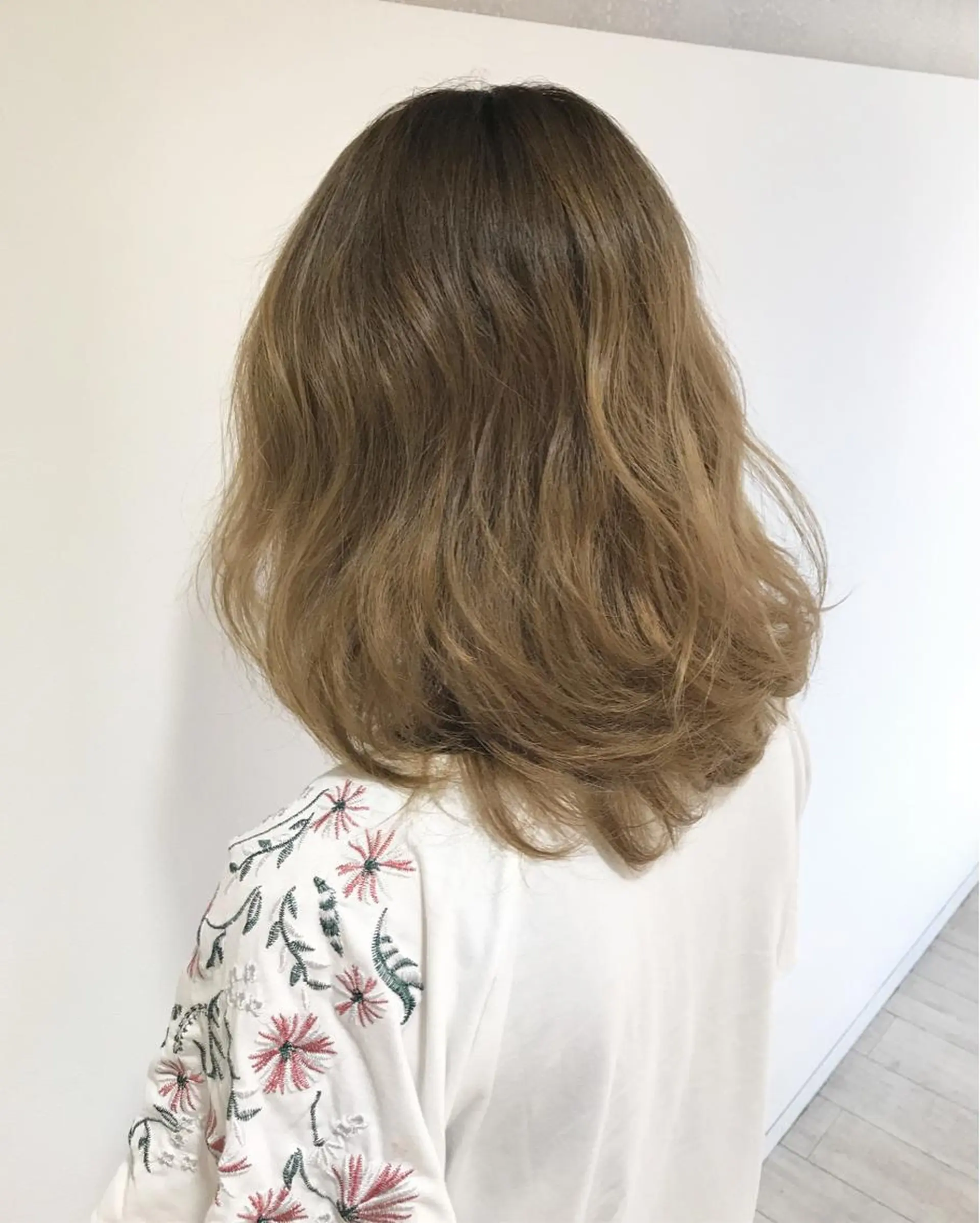 ミディアム 外国人風カラー ヘアカラー トリートメント MIRU by INCE HAIR所属・chiyo yasuのヘアスタイル