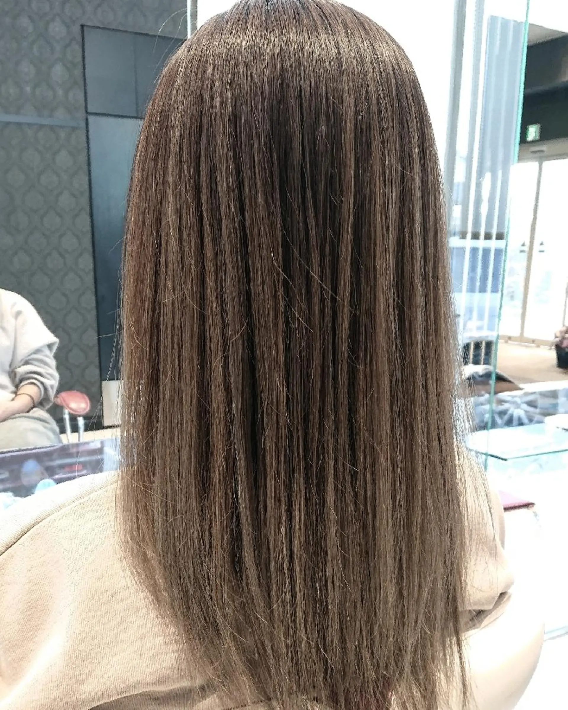 セミロング カラー ベージュカラー フォギーベージュ ハイライトカラー ハイライト カット ヘアカラー 保住 恭平のヘアスタイル