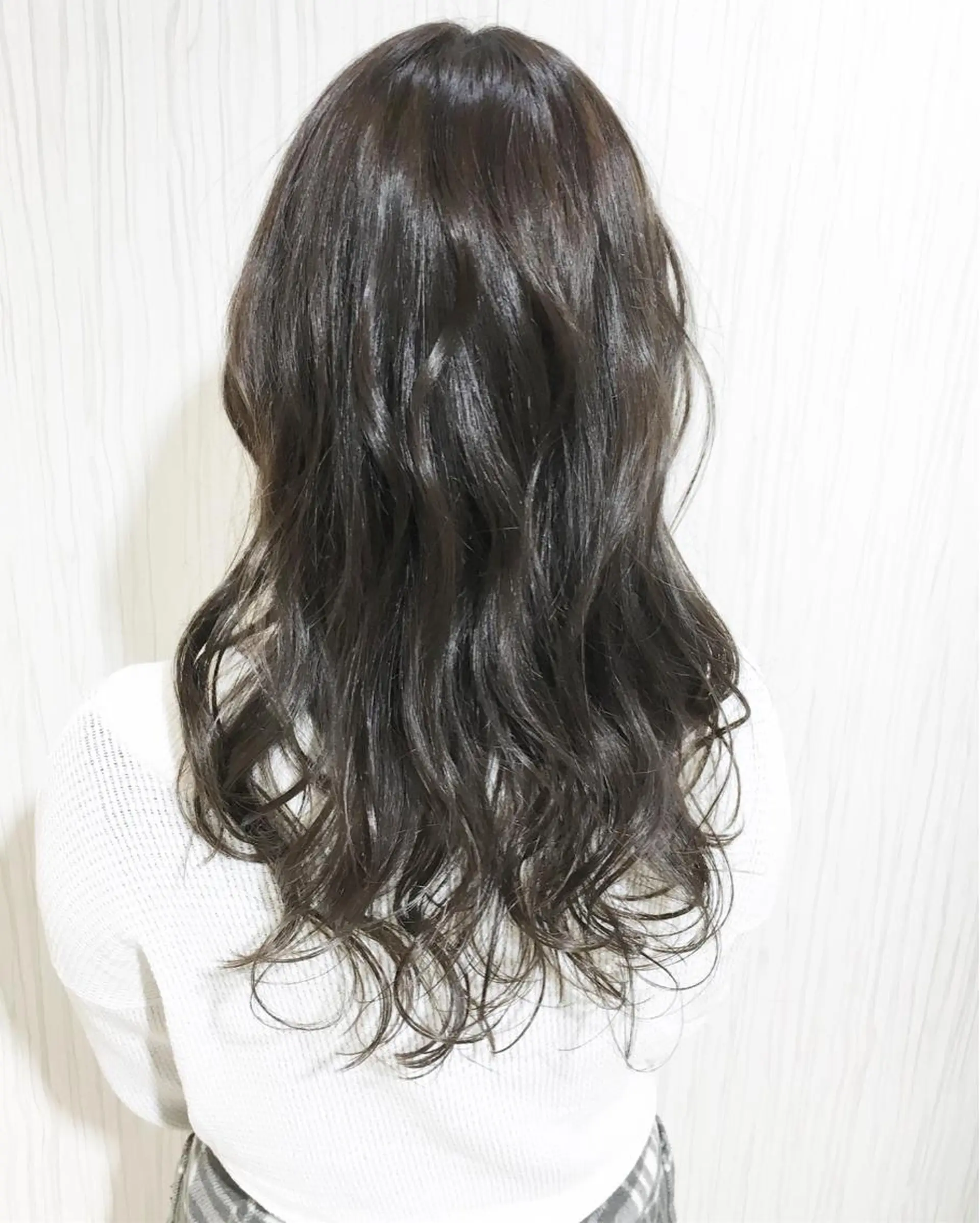 セミロング カラー パーマ ヘアアレンジ グレージュ ✨艶髪✨透明感✨ 山内大樹のヘアスタイル
