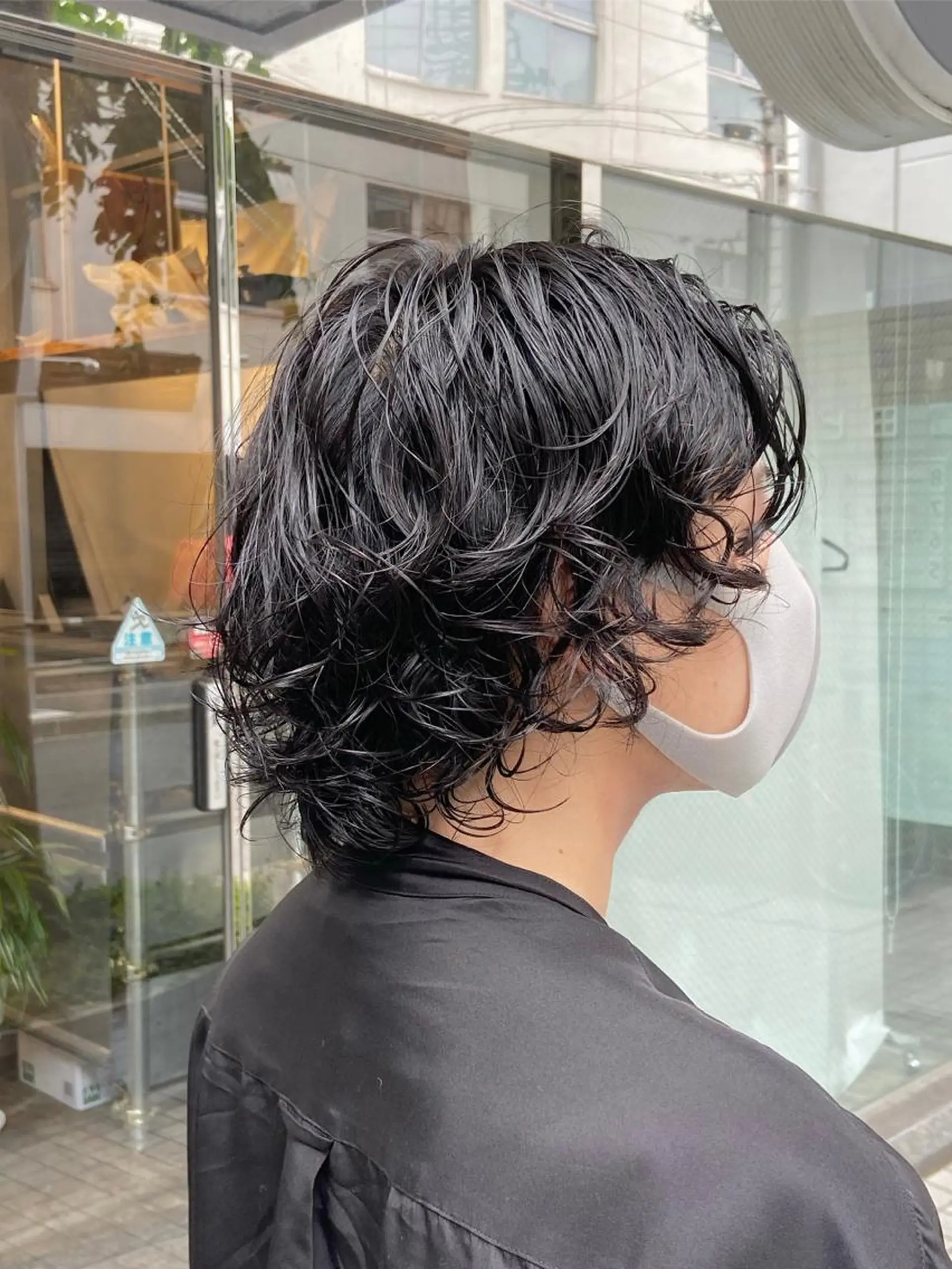 ミディアム パーマ メンズ ミディアムパーマ メンズパーマ カット パーマ ウルフ/レイヤー/ ブリーチ/牧原歩夢のヘアスタイル