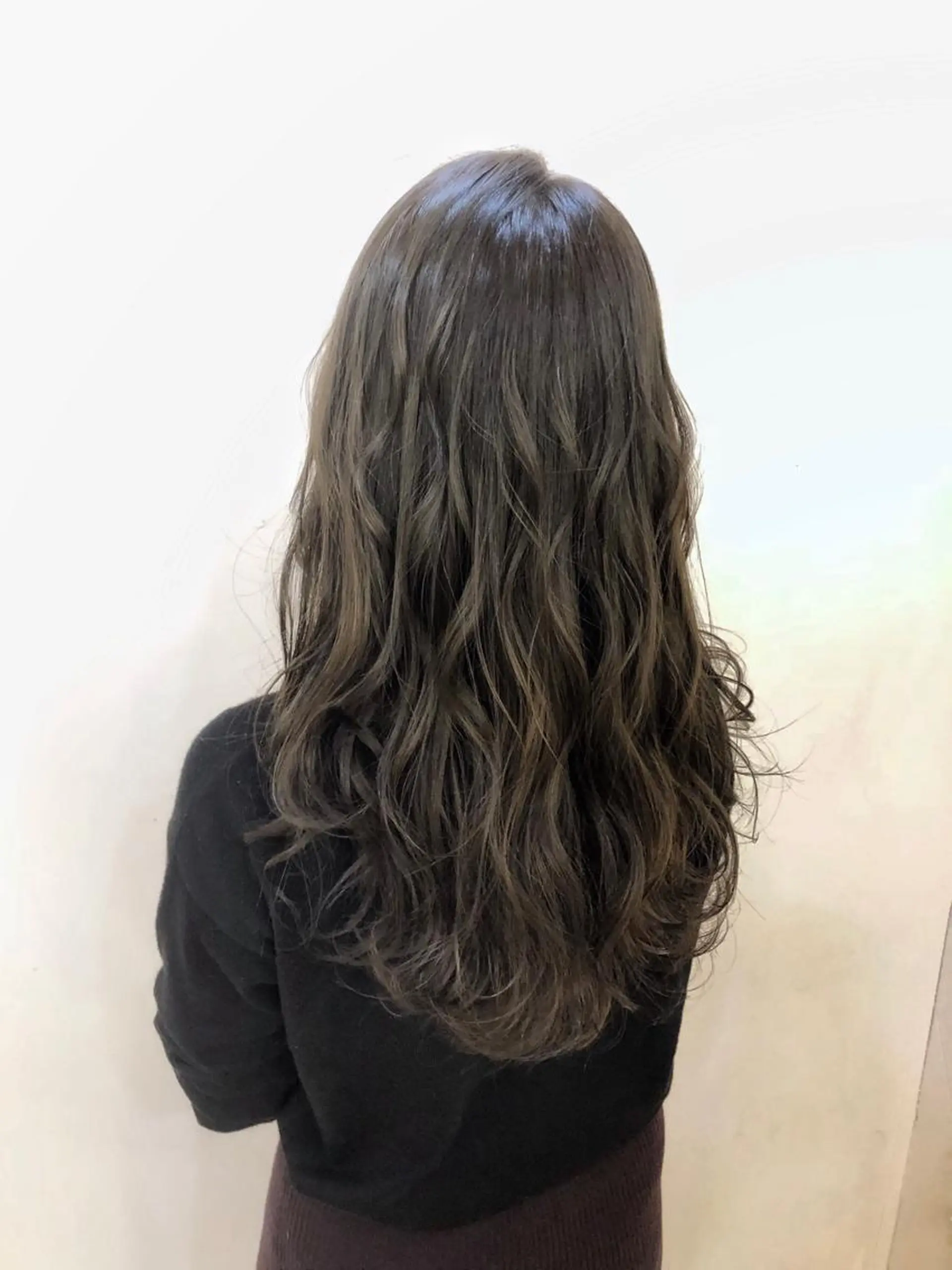 ロング カラー 服部 樹季のヘアスタイル
