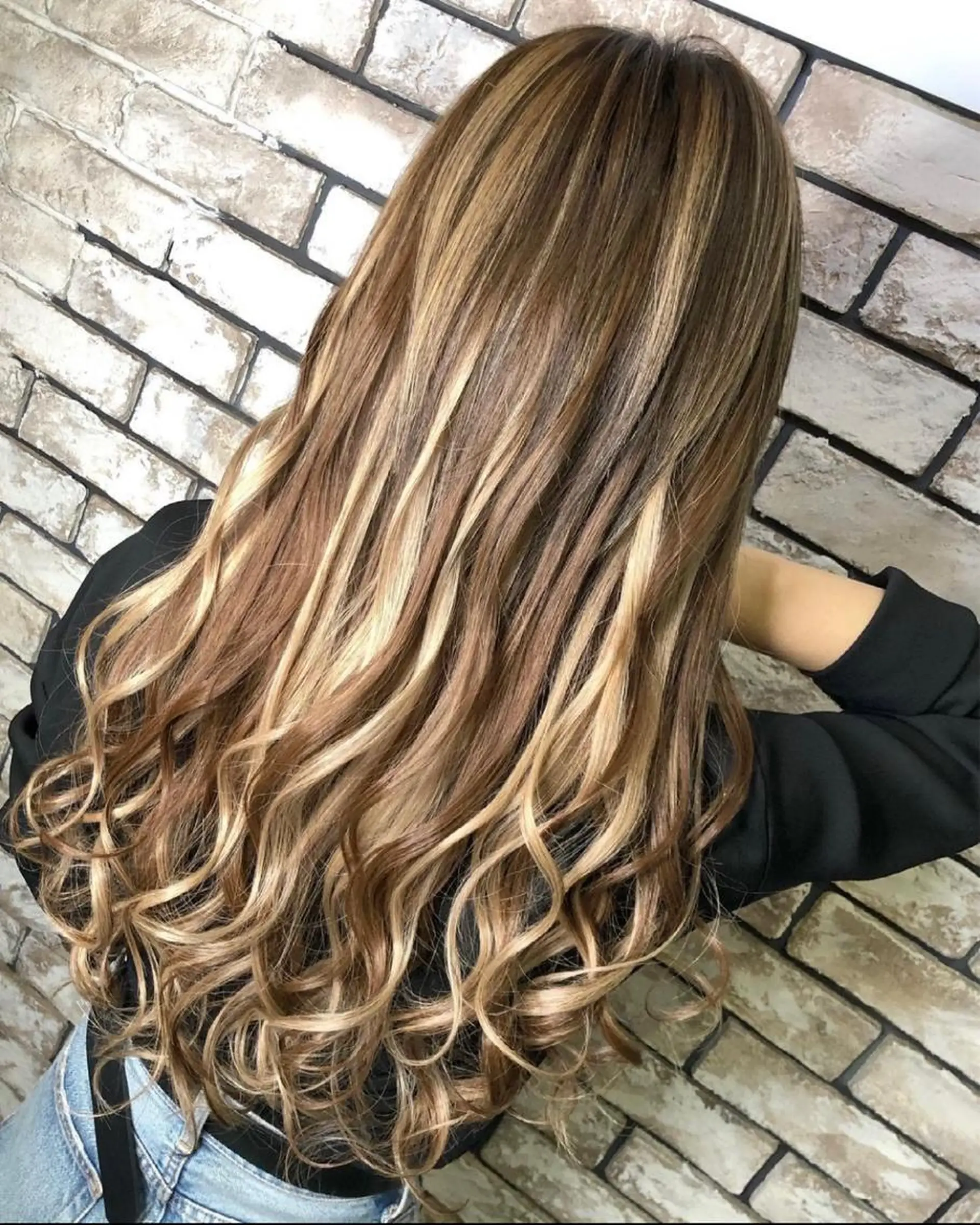 ロング カラー ヘアアレンジ ヘアカラー エクステ 🍑🧋ハイトーン 暖色カラーlucaのヘアスタイル