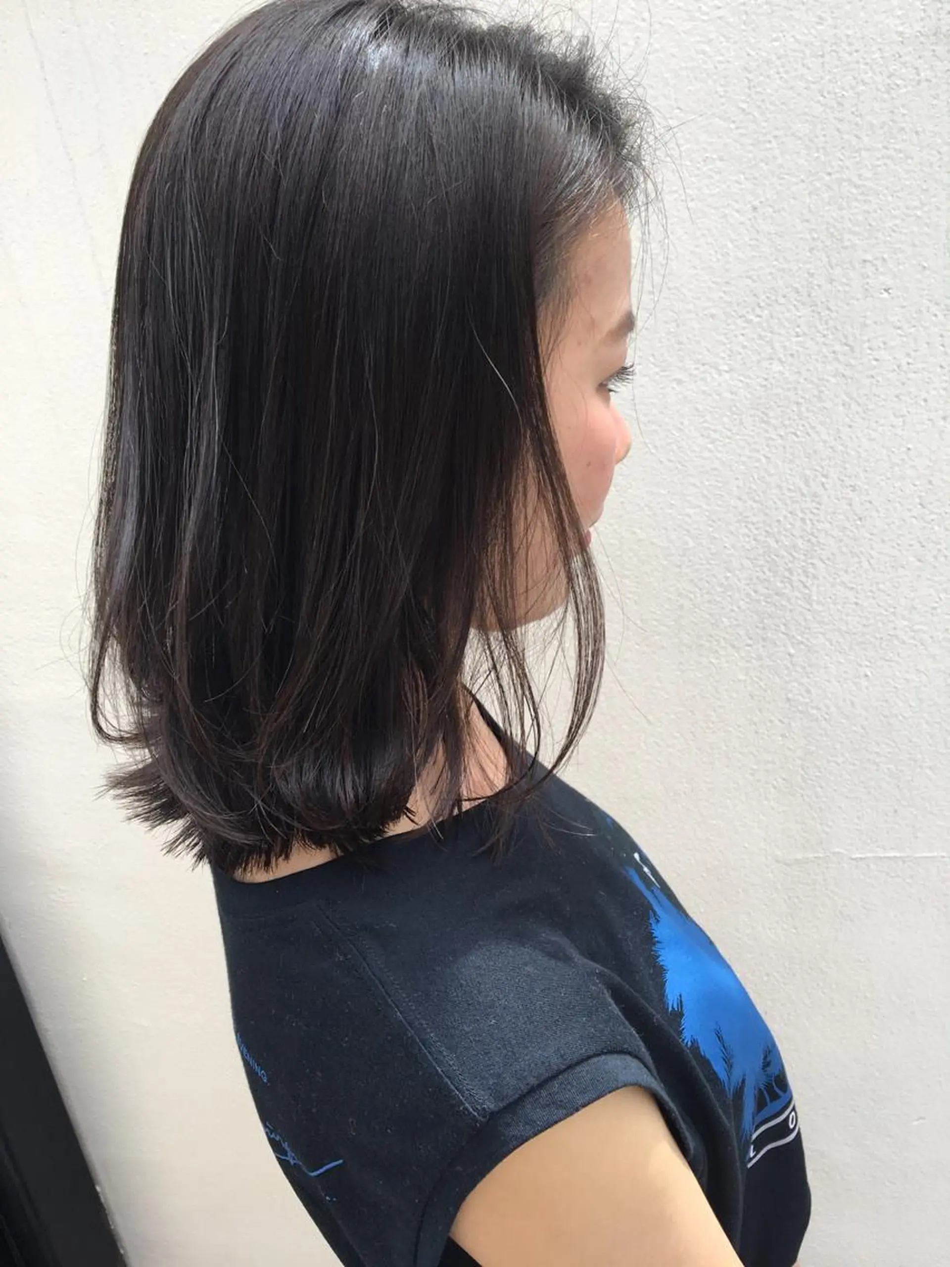 ミディアム カラー THE DAY所属・AKI HASHIMOTOのヘアスタイル