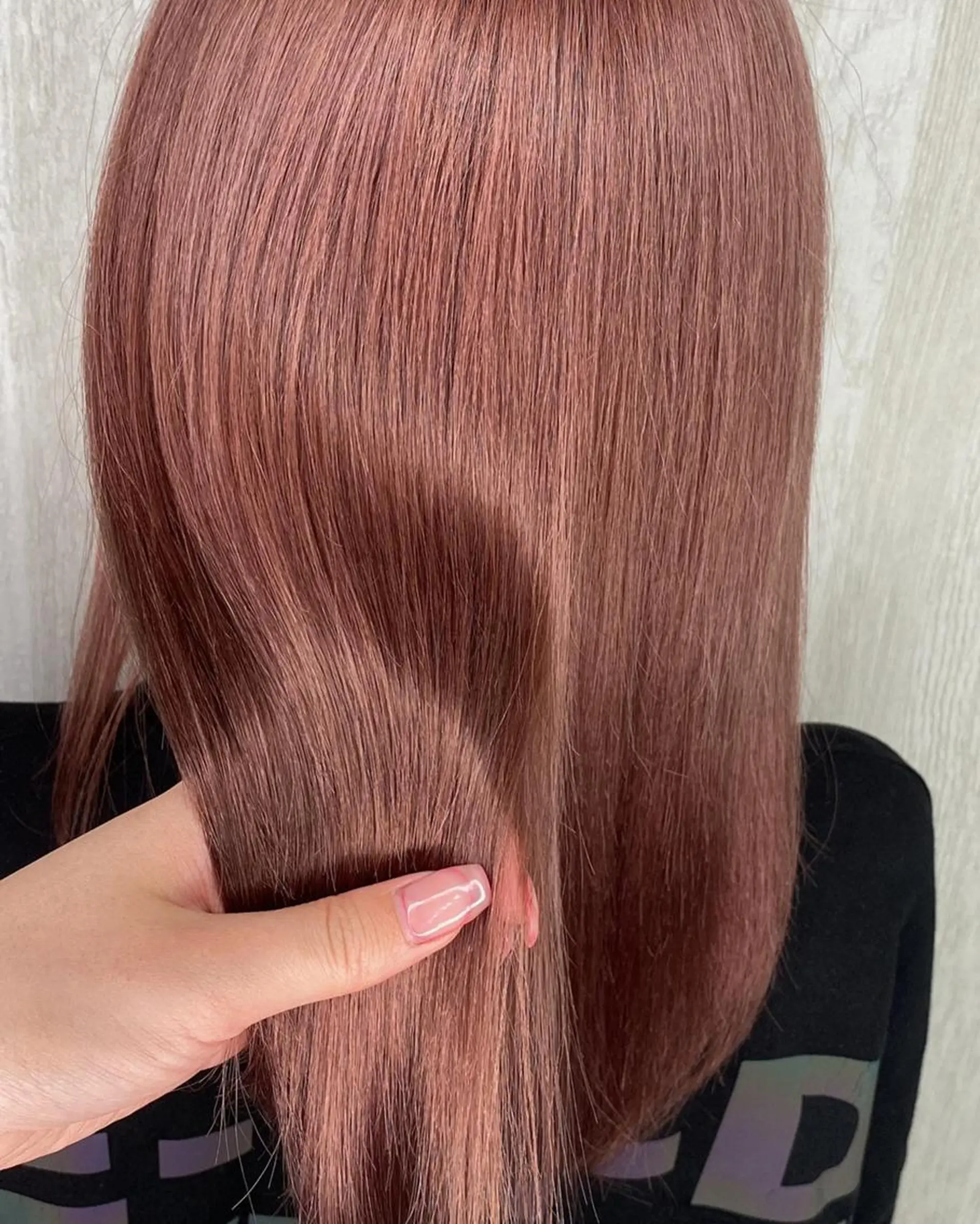 ロング カラー ベージュカラー ブリーチ ハイトーンカラー ピンクカラー ピンクベージュ UNDER vr 【アンダーバー】のヘアスタイル