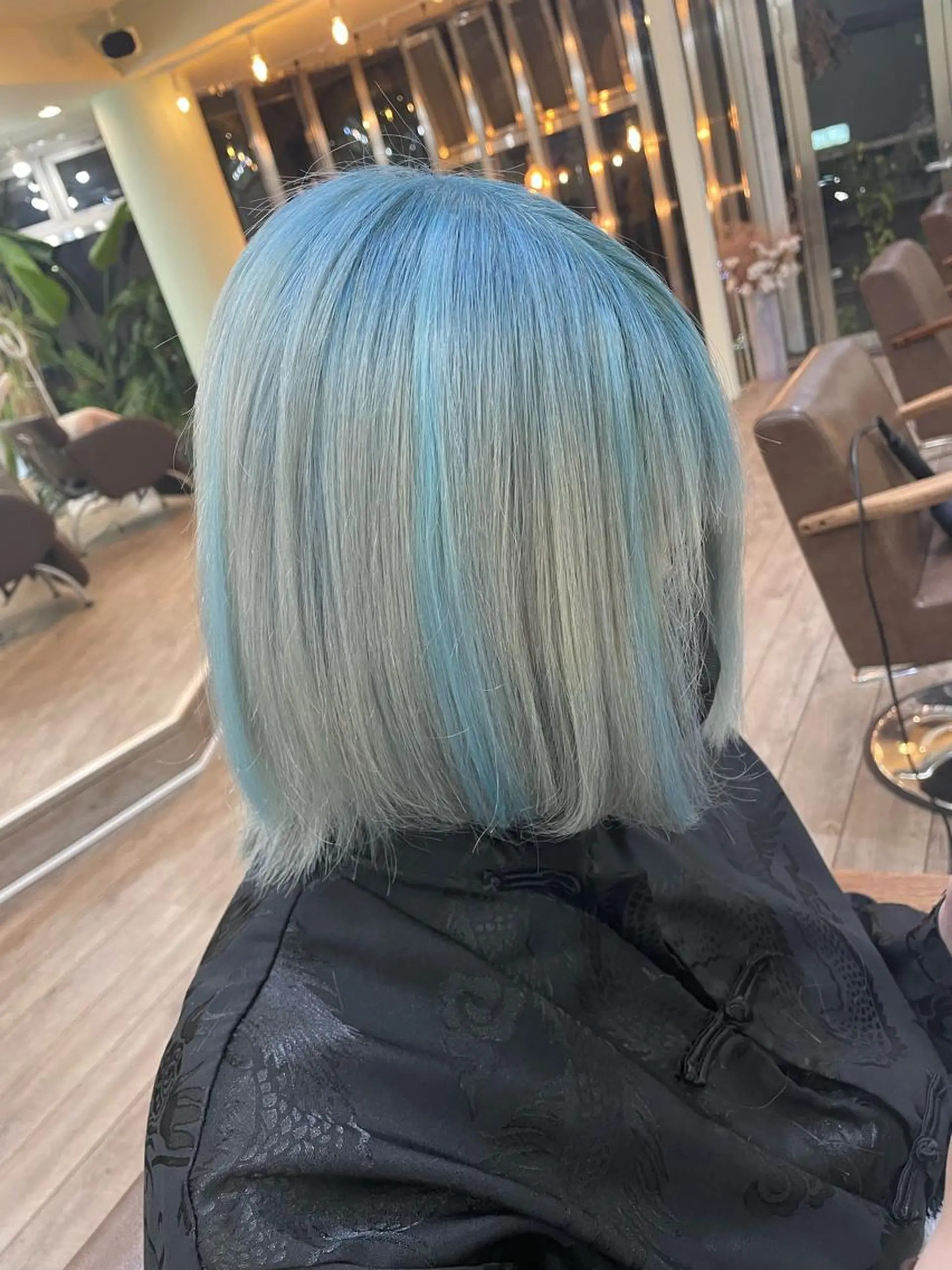 ショート カラー シールエクステ バレイヤージュ ブリーチ ケアブリーチ ダブルカラー ヘアカラー エクステ WEST OLAND加藤圭介のヘアスタイル