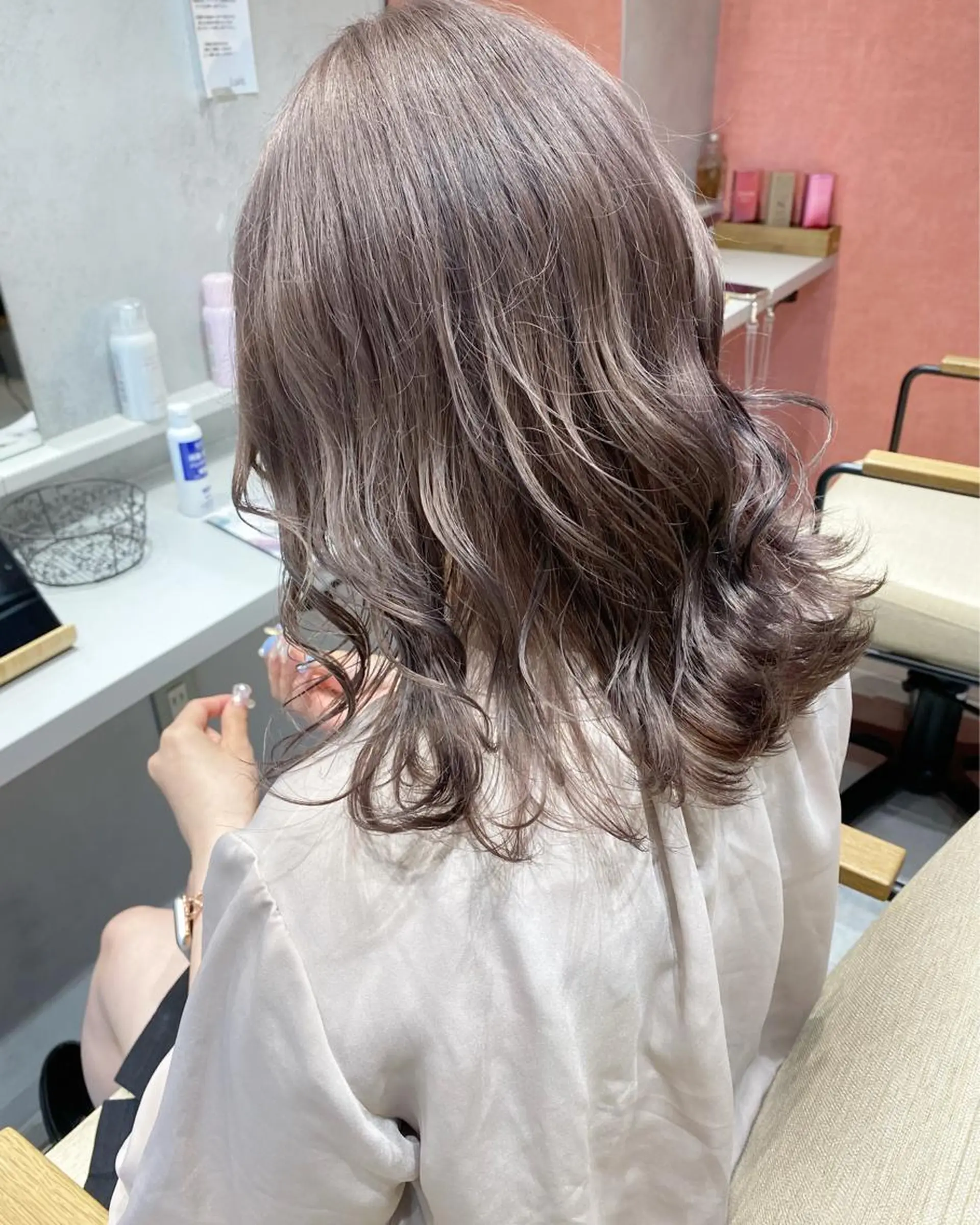 ミディアム デザイン🥇複雑履歴 ハイトーン特化のヘアスタイル