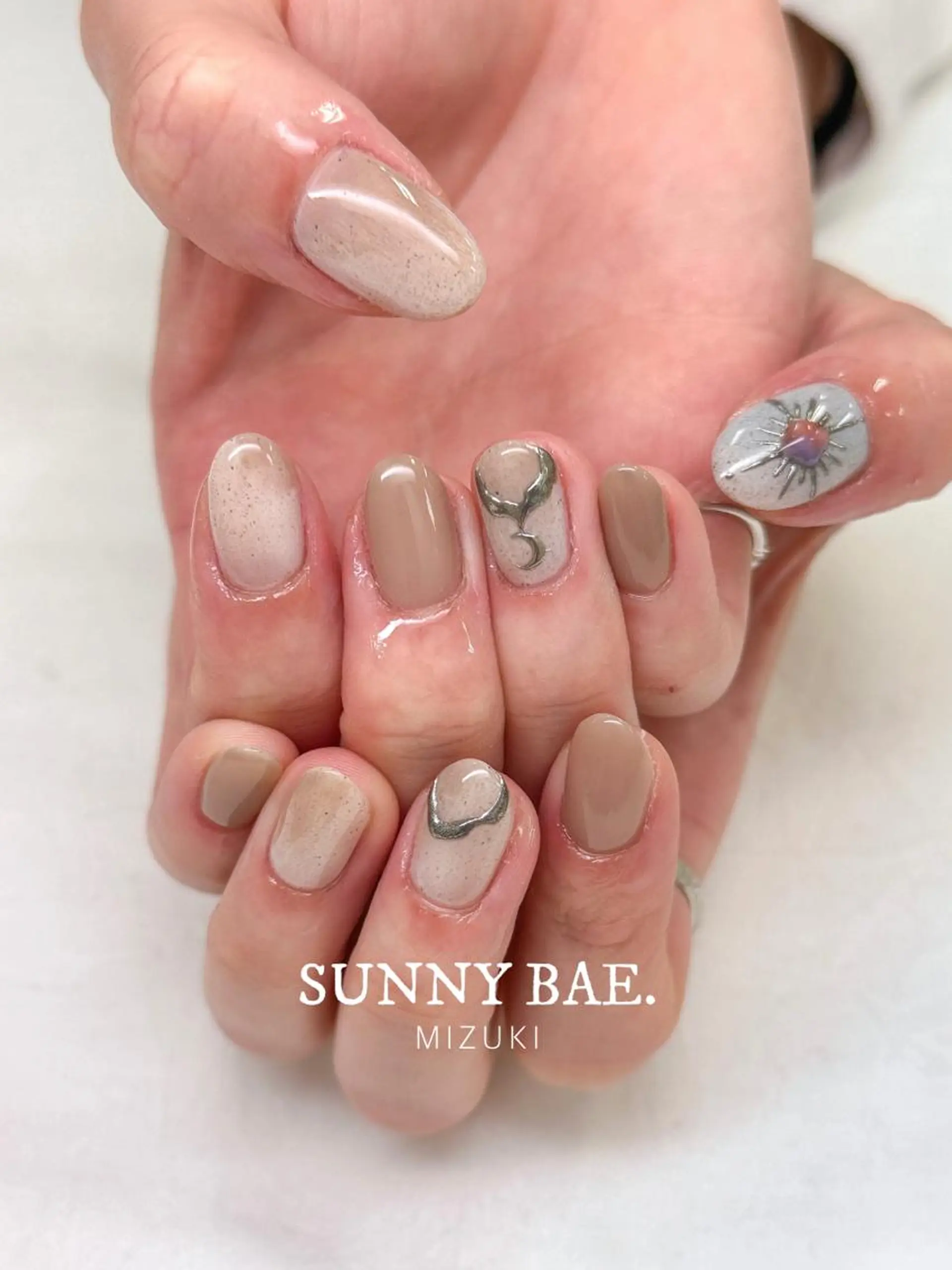 ネイル ブルー ジェルネイル ミラーネイル 夏ネイル ハンドネイル SUNNY BAE. 🌼MIZUKIのネイルデザイン