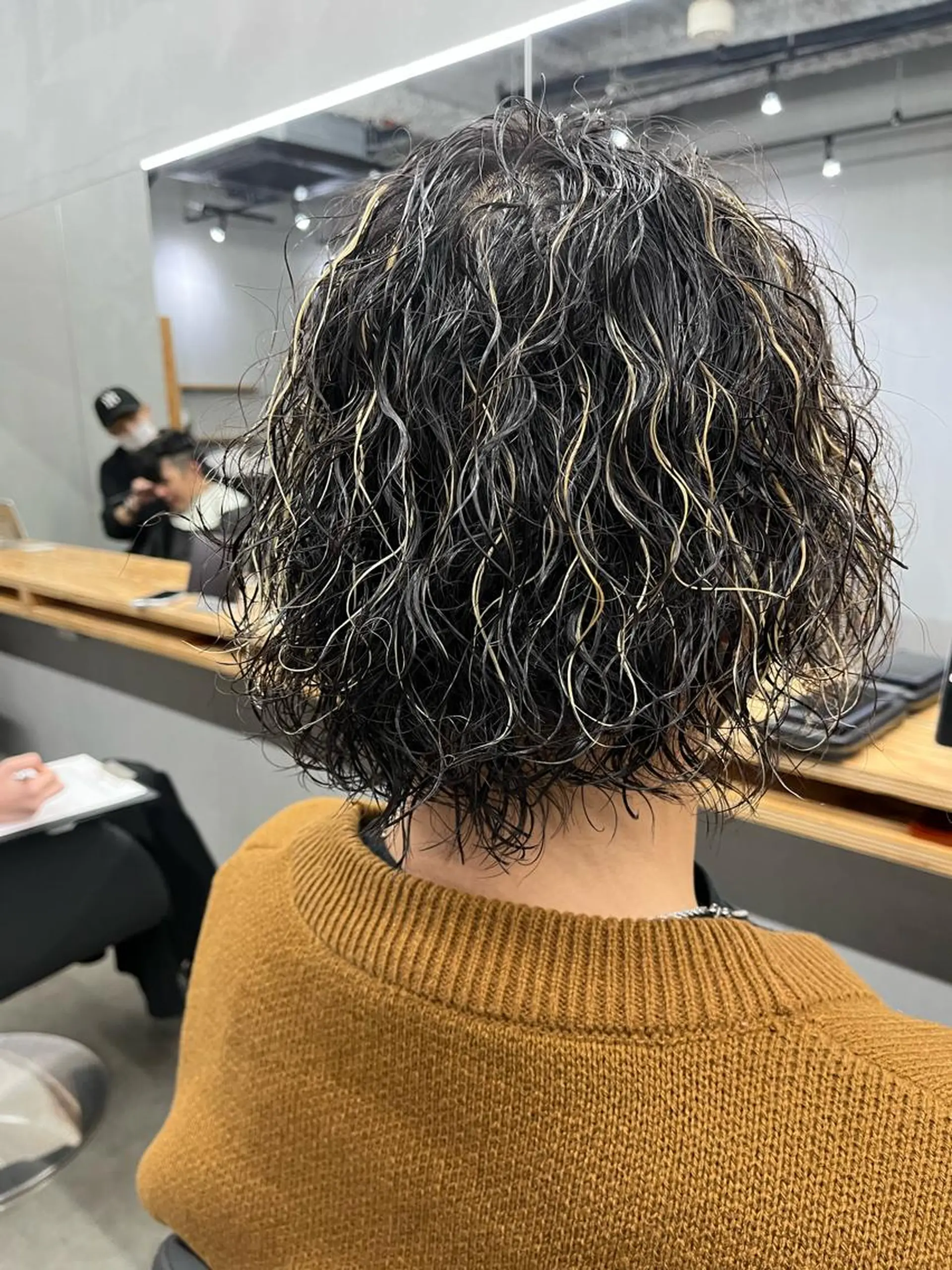 セミロング カラー パーマ メンズ メンズハイライト ハイライトカラー ハイライト カット ヘアカラー パーマ トリートメント メンズ支持率NO.1 マサキのヘアスタイル