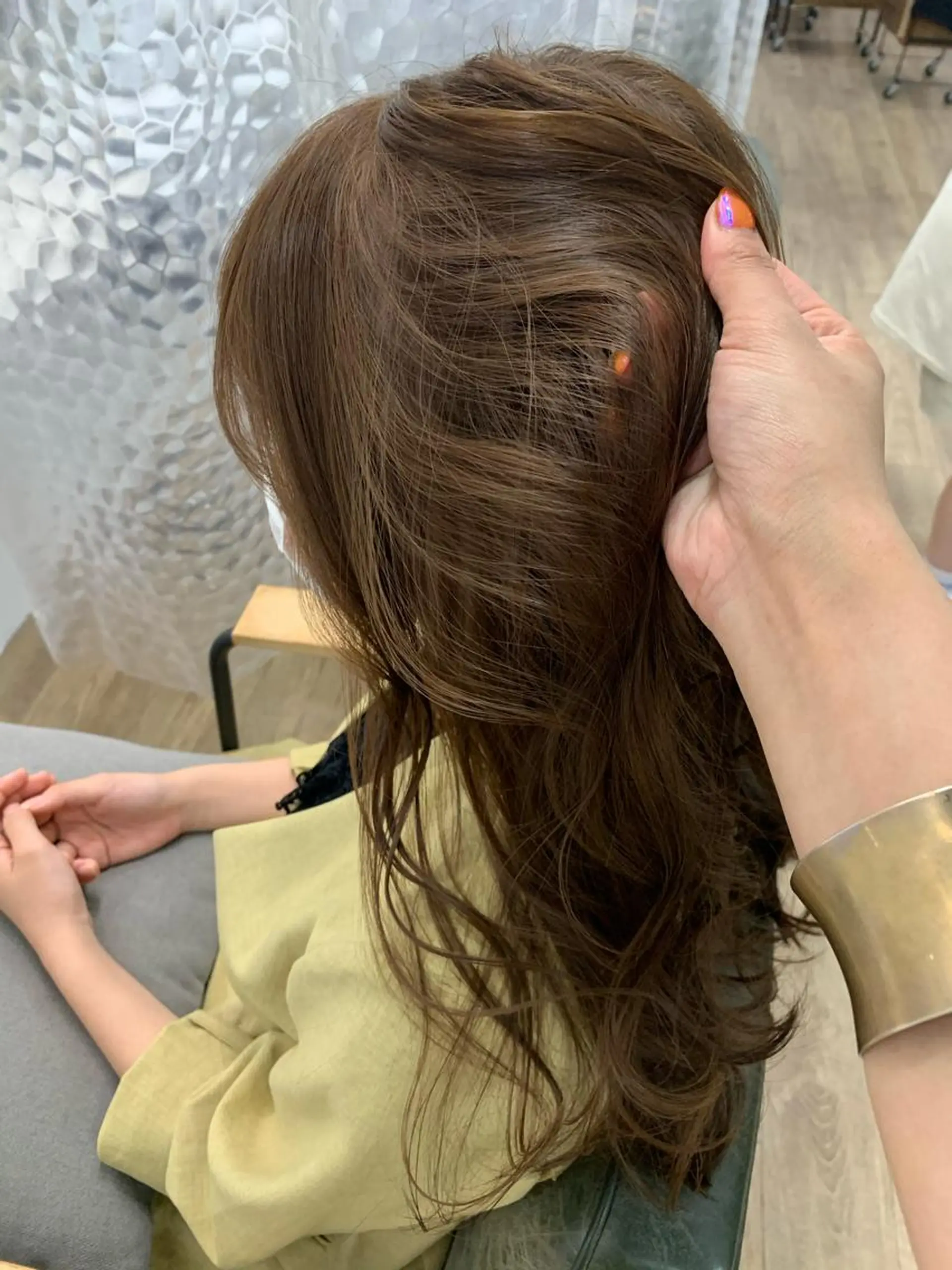 ロング カラー ベージュカラー ブリーチ ブラウンカラー ブラウンベージュ ブリーチなしカラー ヘアカラー レイヤー/顔周り /AKARIのヘアスタイル