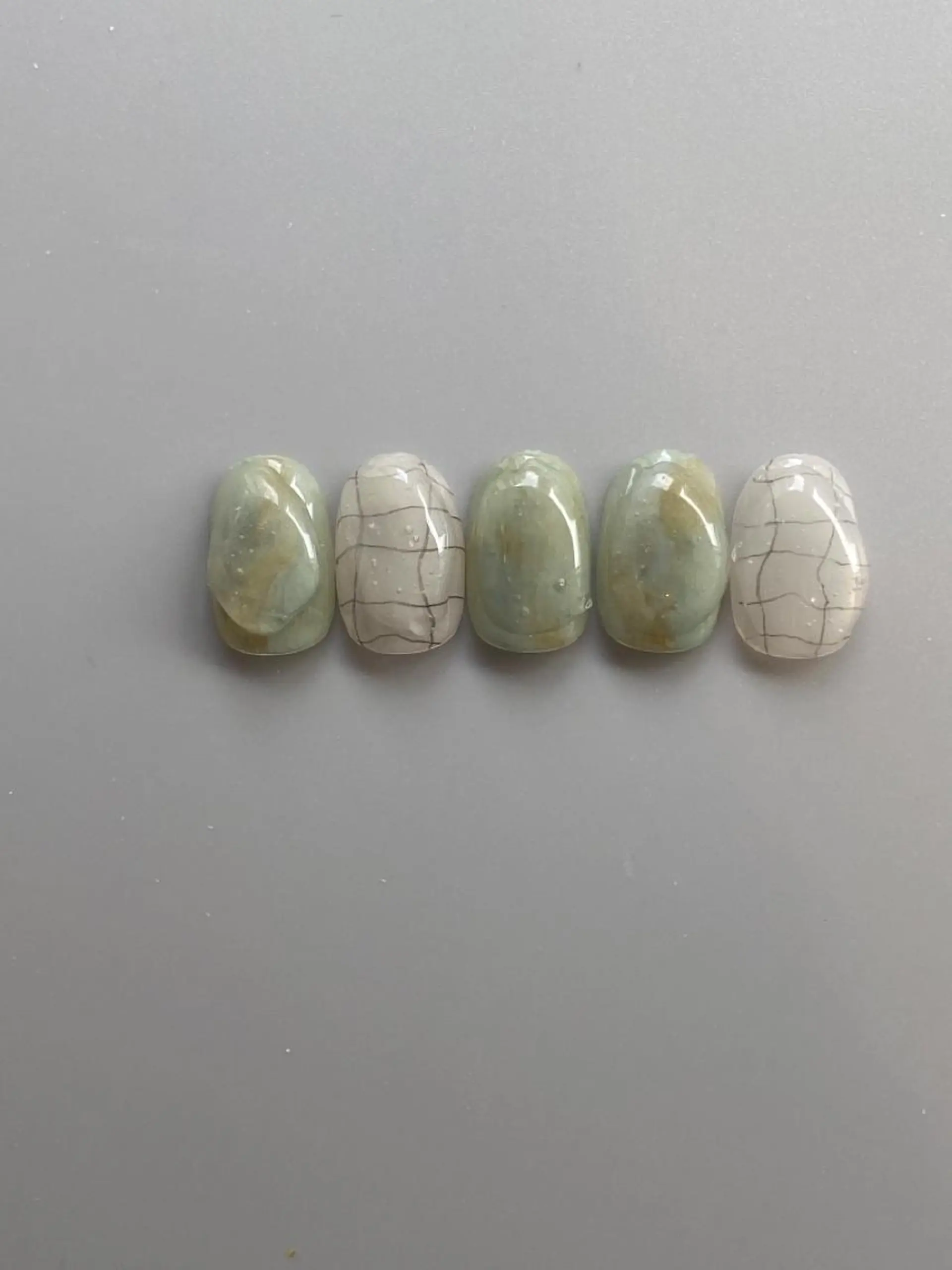 ネイル ハンドネイル NINEnami ニュアンスネイルのネイルデザイン