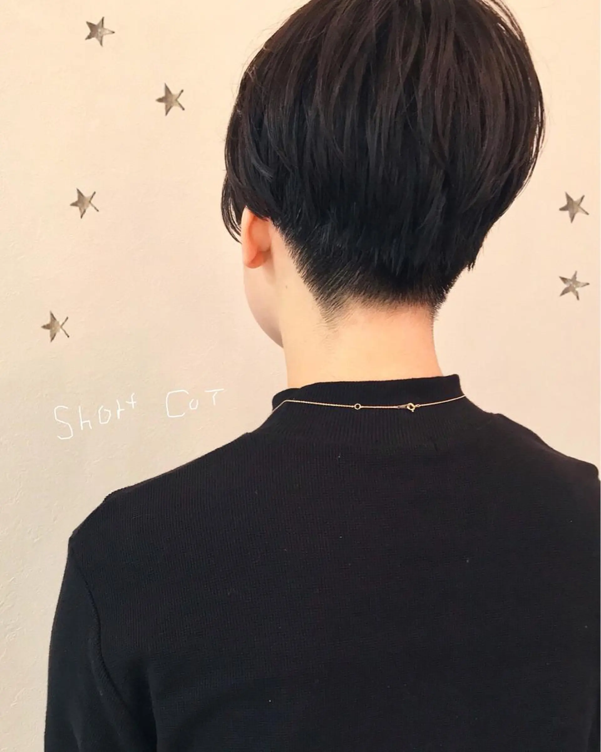 ショート カラー 刈り上げ salon AKIRA所属・市川 千夏のヘアスタイル