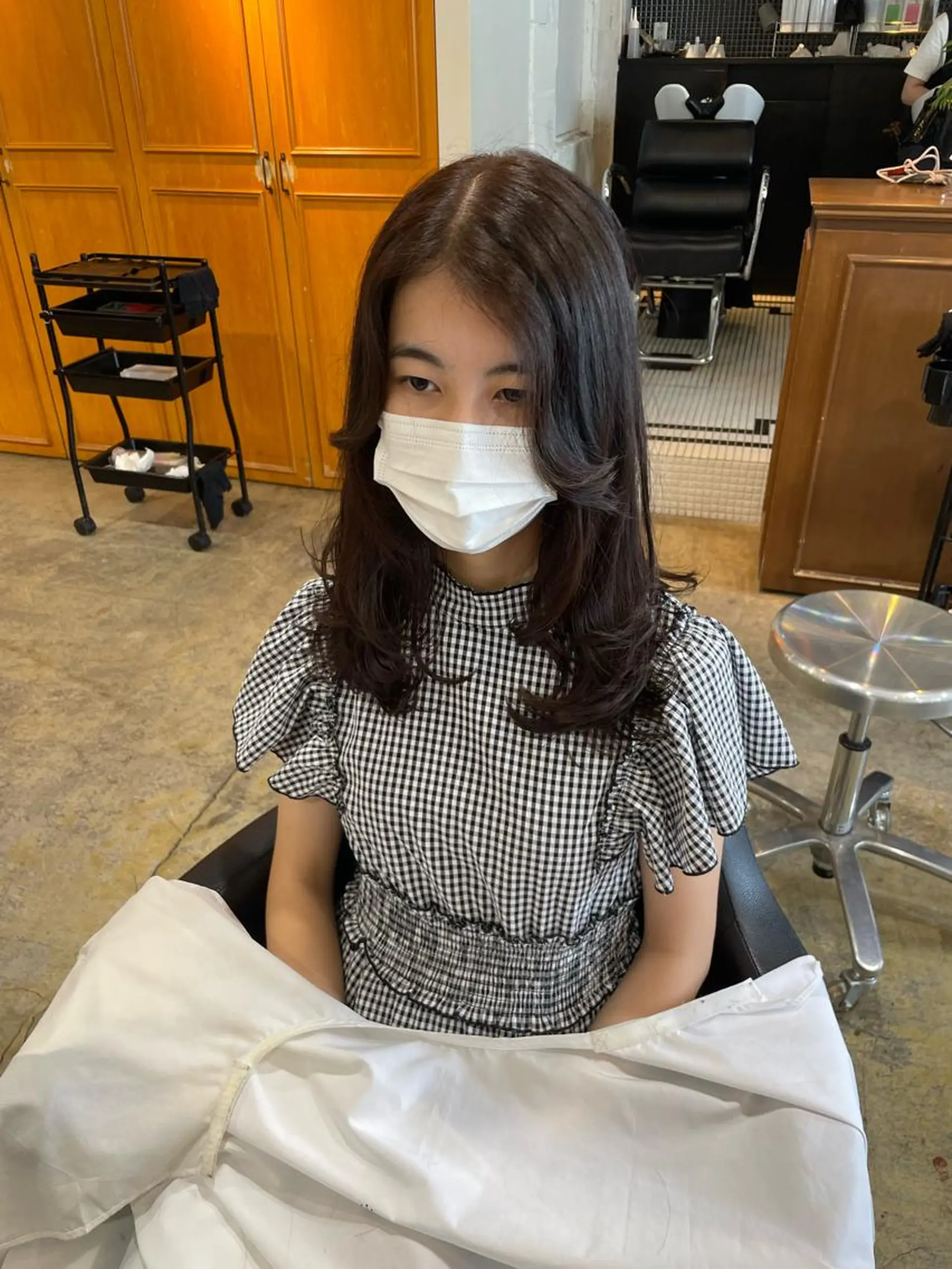 ミディアム カラー ブラウンカラー レイヤーカット カット ヘアカラー トリートメント MIOベージュカラー 柔らかいカラーのヘアスタイル