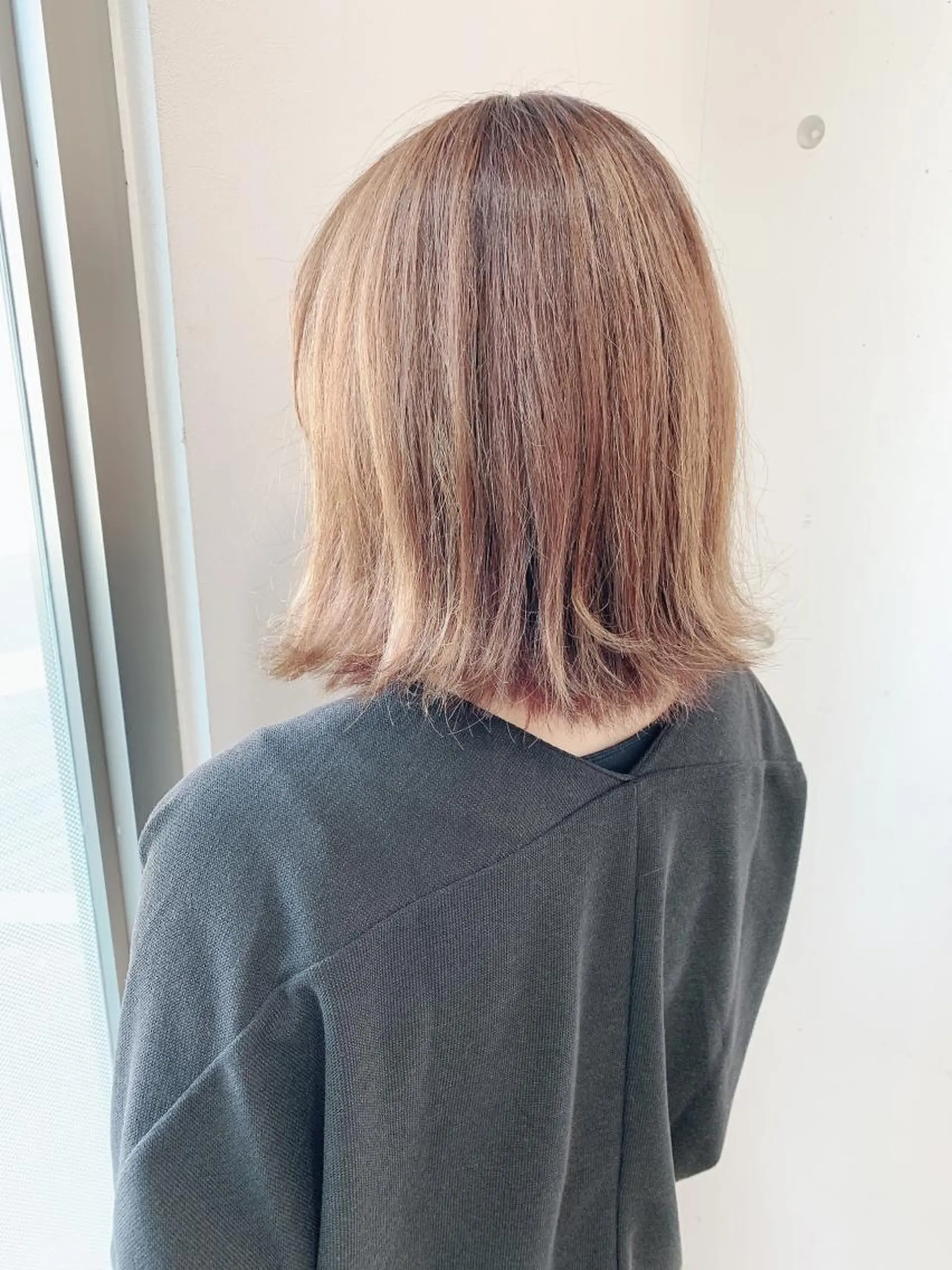 ミディアム カラー 白髪ぼかしハイライト 柳川拓哉のヘアスタイル