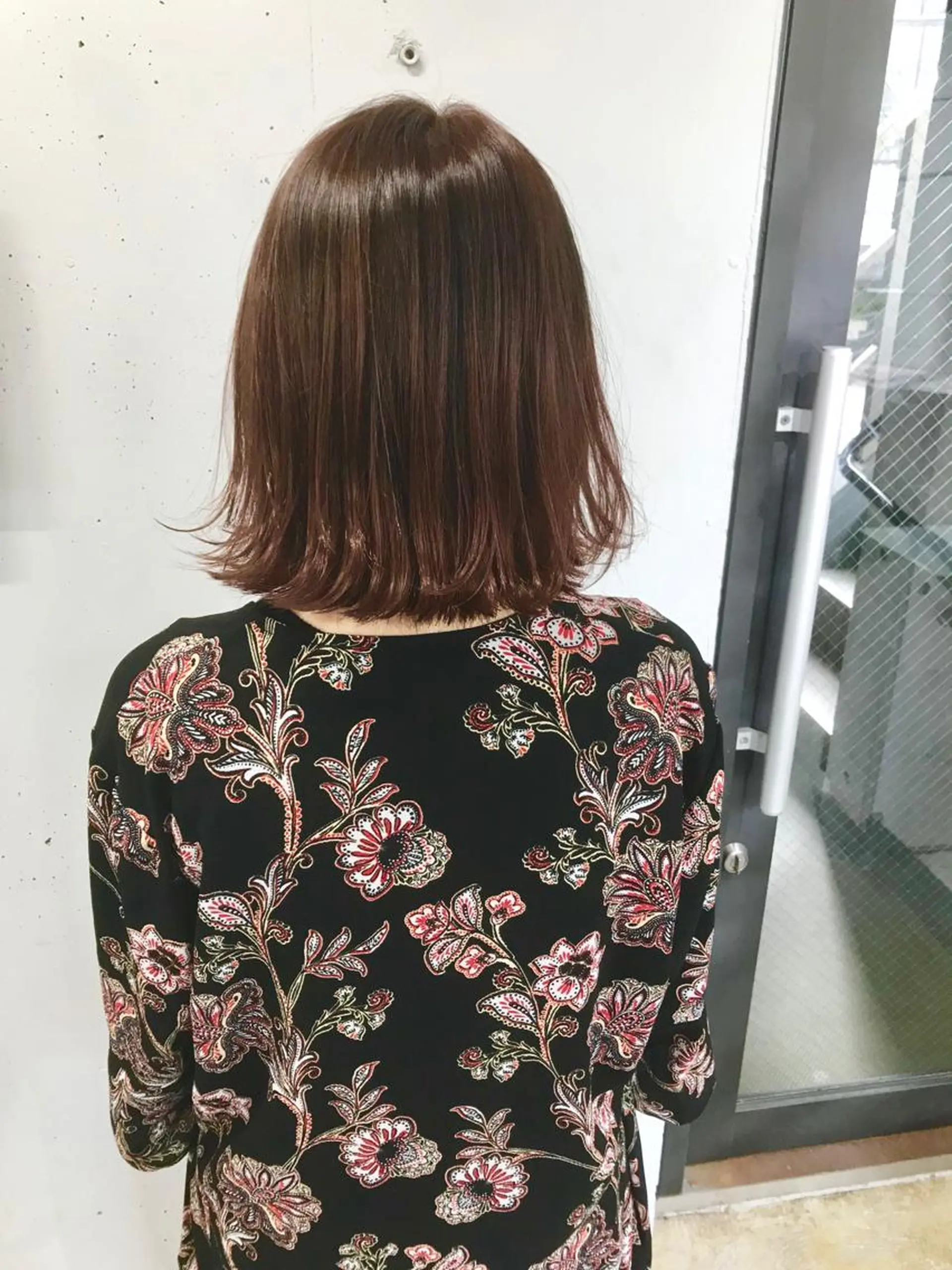 ショート レイヤーカット 外ハネヘア カット ヘアカラー トリートメント lok[ロク] 高田馬場のヘアスタイル