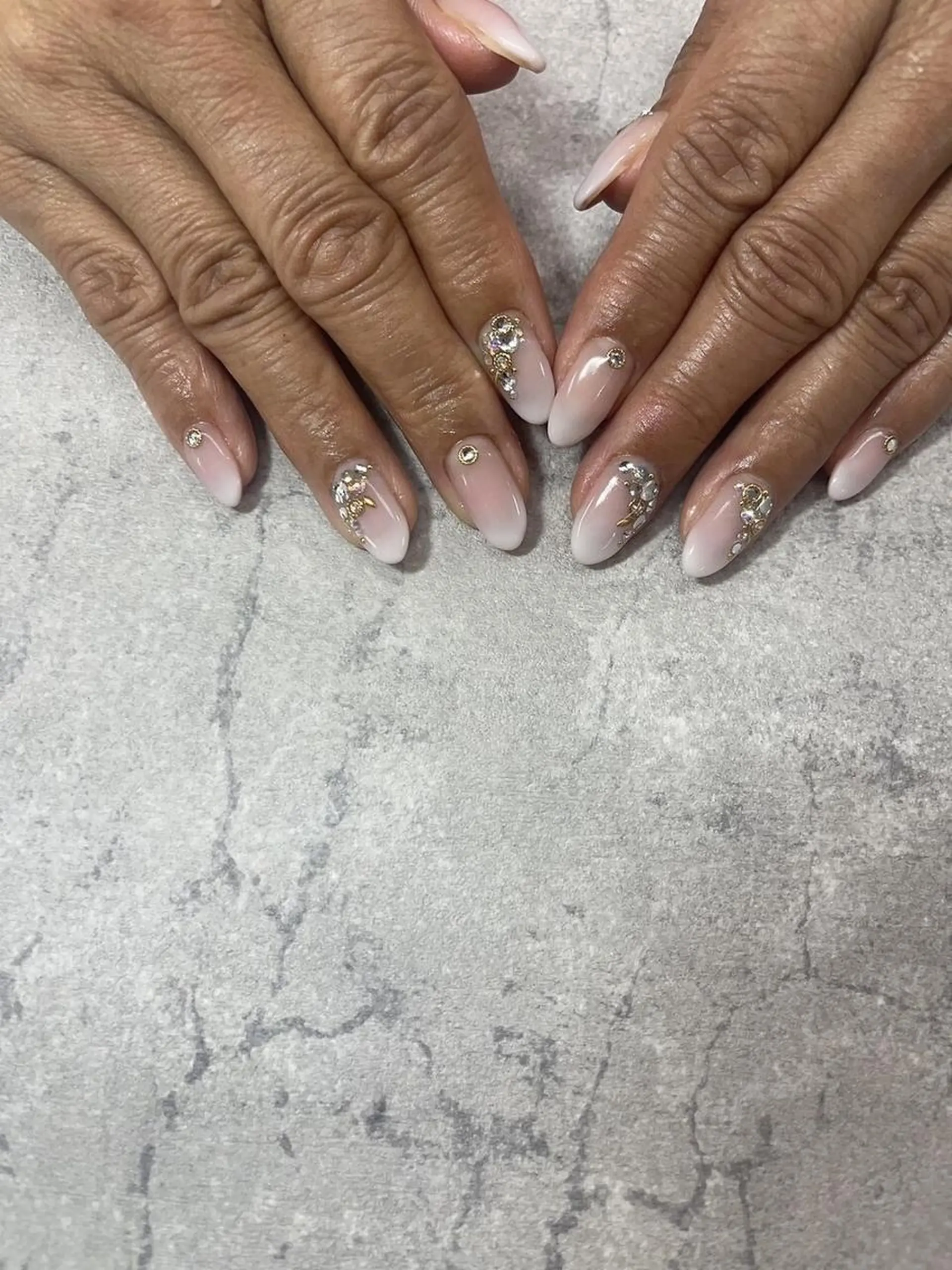 ネイル フットネイル フレンチネイル ジェルネイル ガラスフレンチ グラデーション ハンドネイル ハンドケア FASTNAIL PLUS 新宿店のネイルデザイン