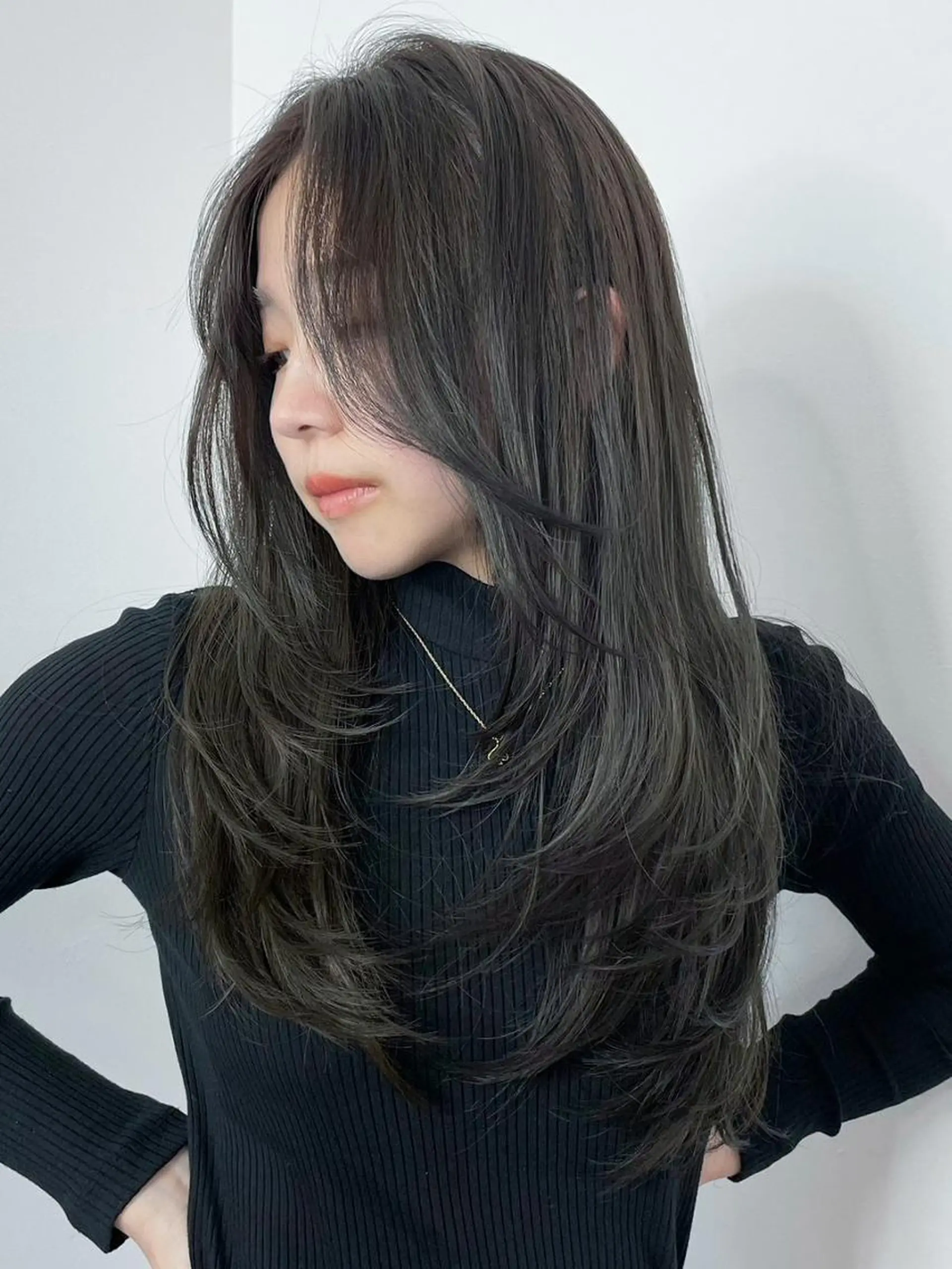 セミロング カラー レイヤーカット ITbyALBUM 下北沢店のヘアスタイル