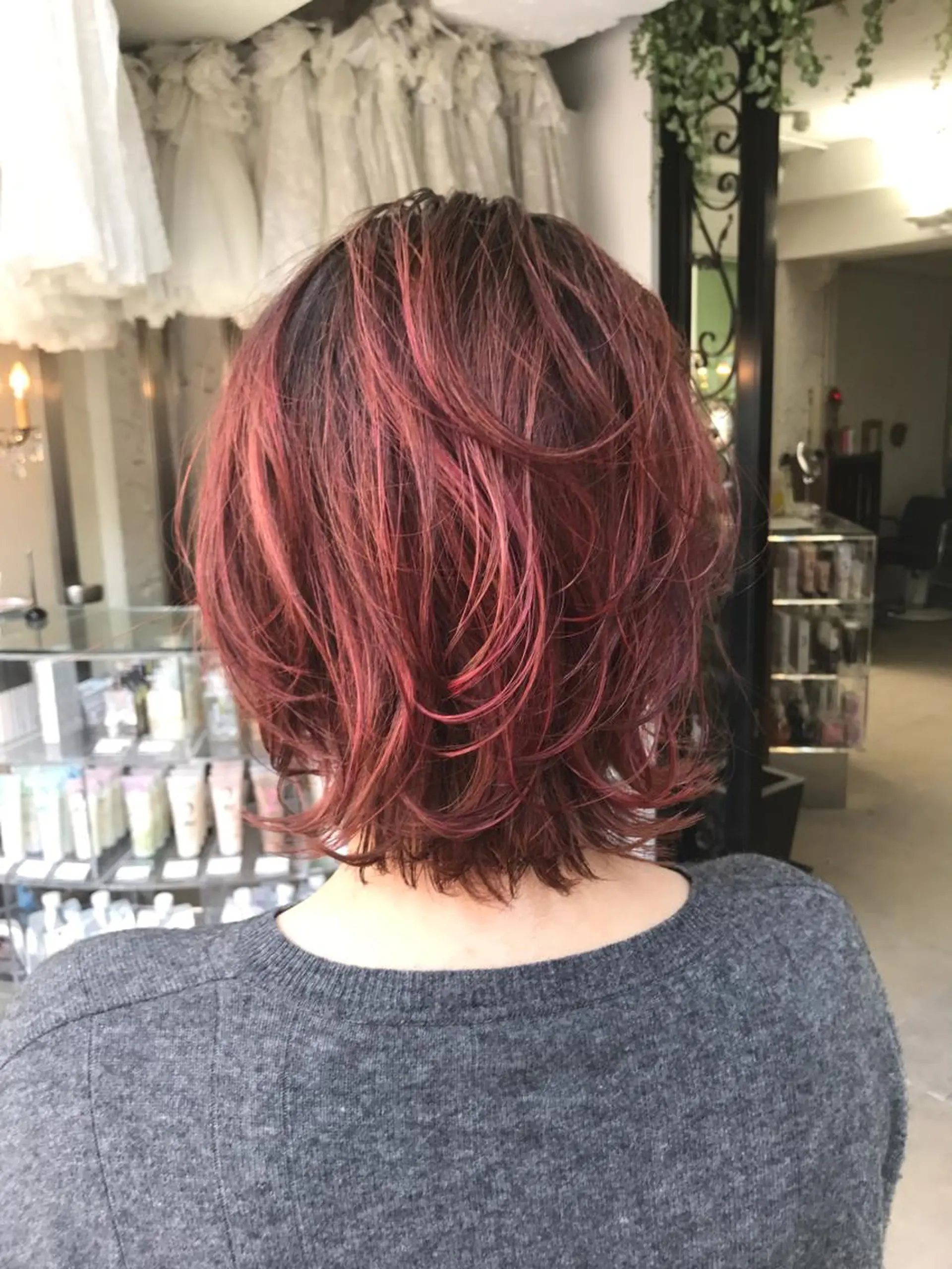 ミディアム 岩田菜央 《武蔵小杉》のヘアスタイル