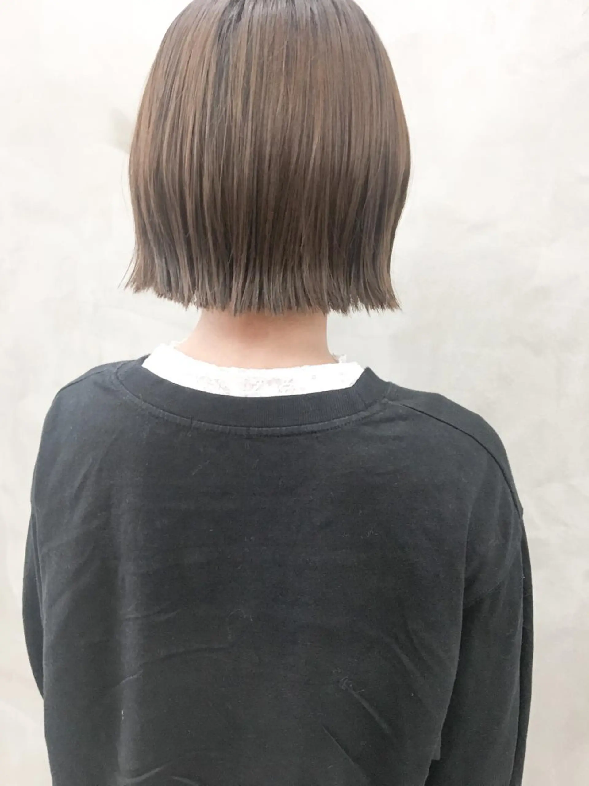 カラー 切りっぱなしボブ 黒髪 ブリーチ 透明感カラー イルミナカラー SEED&beauty byFLAT所属・ヘッドスパ (女性限定)🍋モエのヘアスタイル