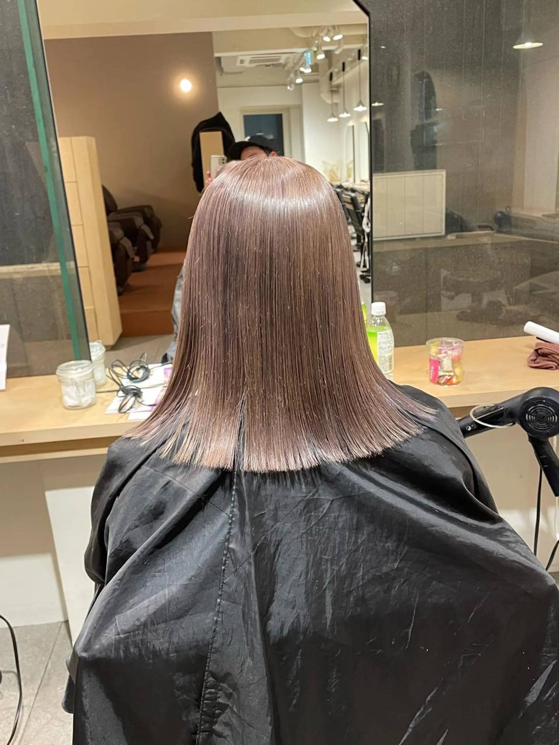 ミディアム カラー ベージュカラー ミルクティーベージュ Le'a所属・渋谷/フェード/ 國分 翔のヘアスタイル