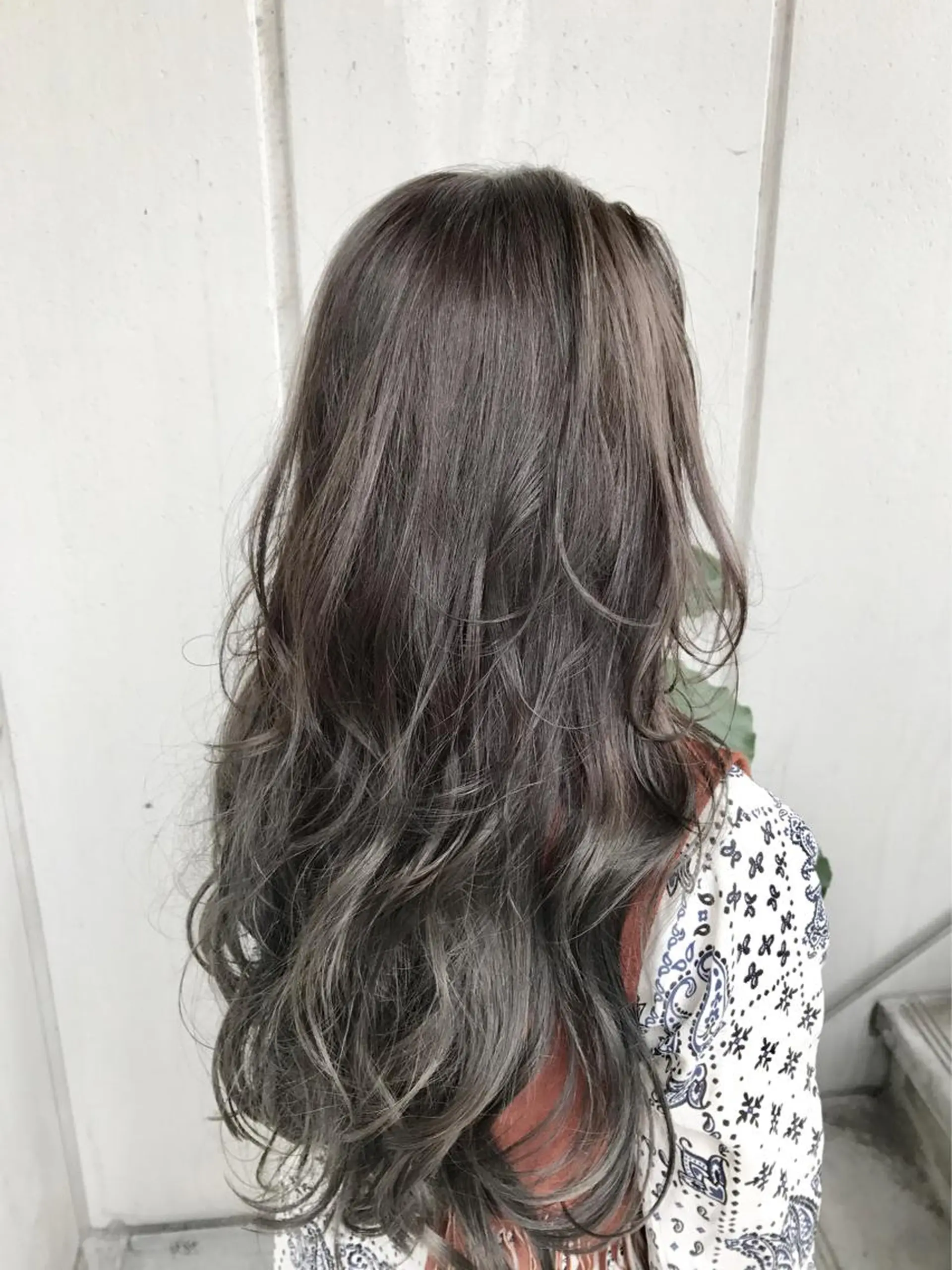 ロング カラー パーマ ヘアアレンジ キッズ ネイル マツエク・マツパ アッシュ addict所属・井坂 弘人のヘアスタイル