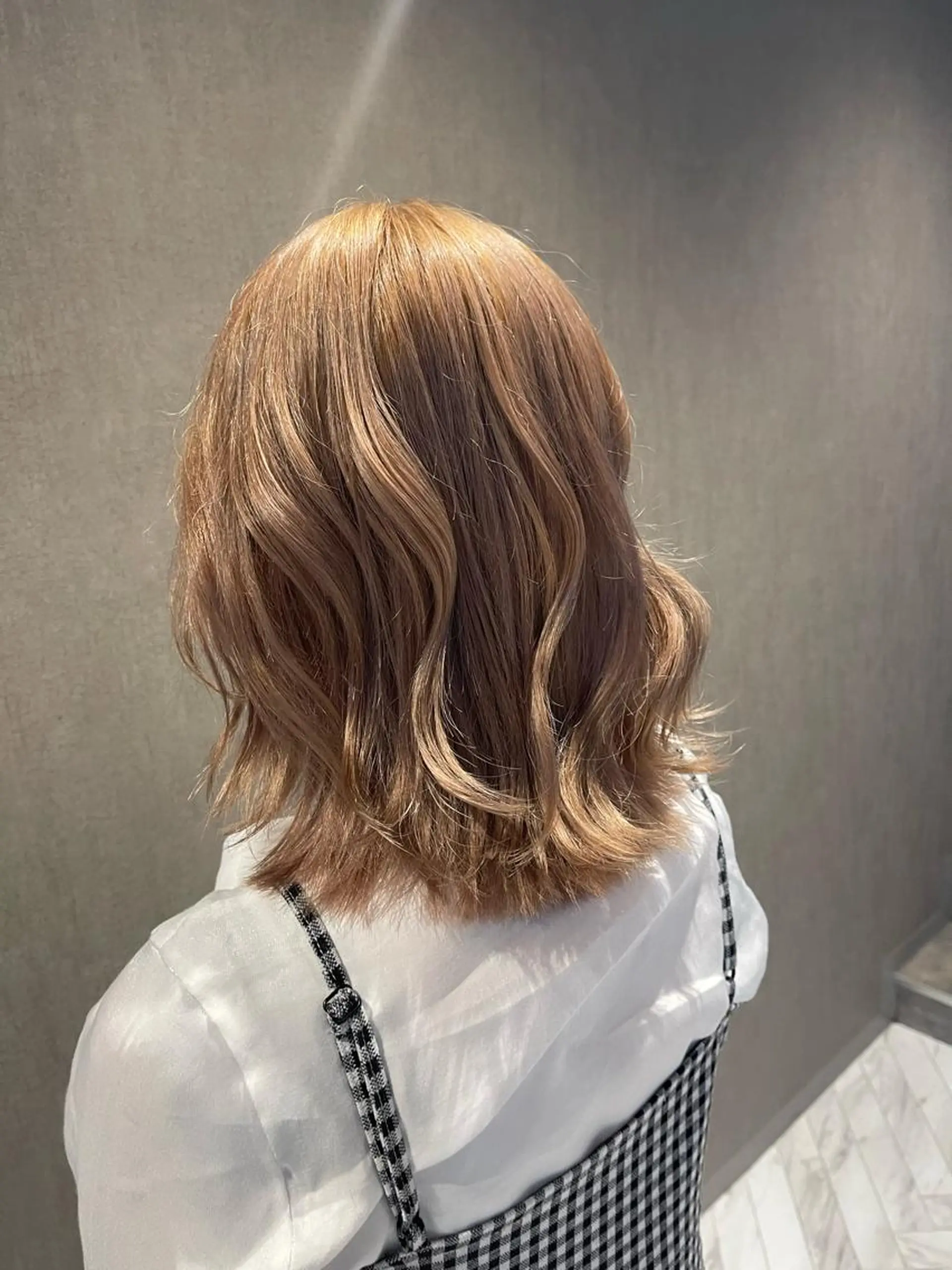 ミディアム カラー ベージュカラー ミルクティーベージュ 透明感カラー/艶髪/ エクステ/HIROのヘアスタイル