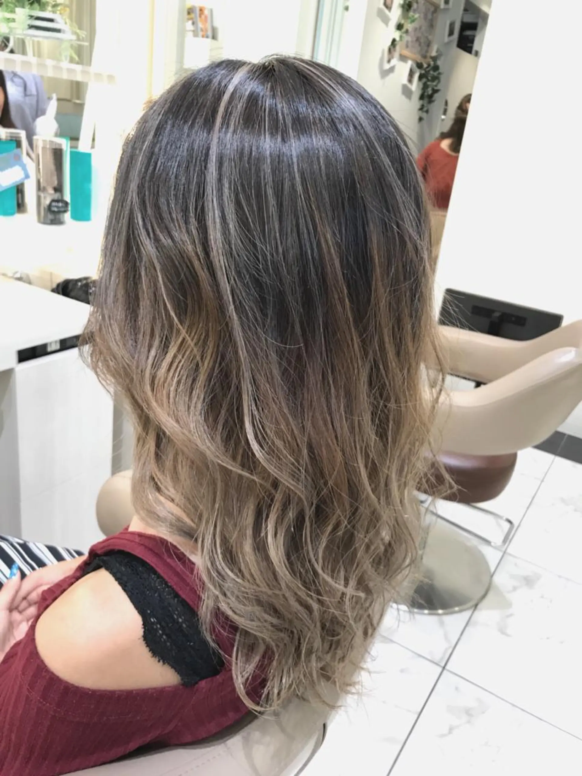 ミディアム カラー ベージュカラー グラデーションカラー ハイライトカラー ハイライト 山崎俊輔/髪質改善 /バレイヤージュのヘアスタイル