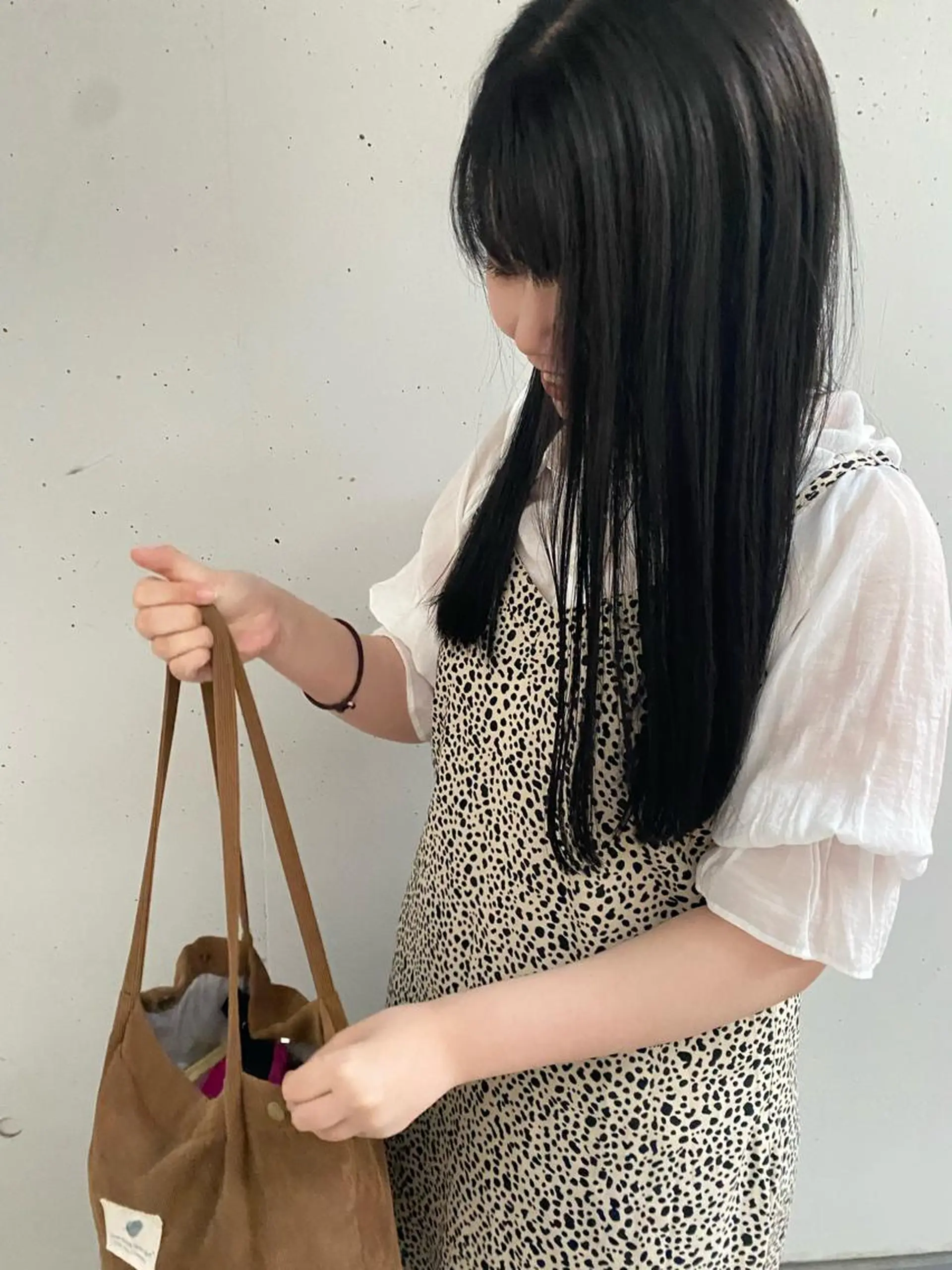 セミロング カラー パーマ ヘアアレンジ 黒髪 ブルーカラー ブルーブラック 透明感カラー お任せヘア☘️☘️ 及川渚のヘアスタイル