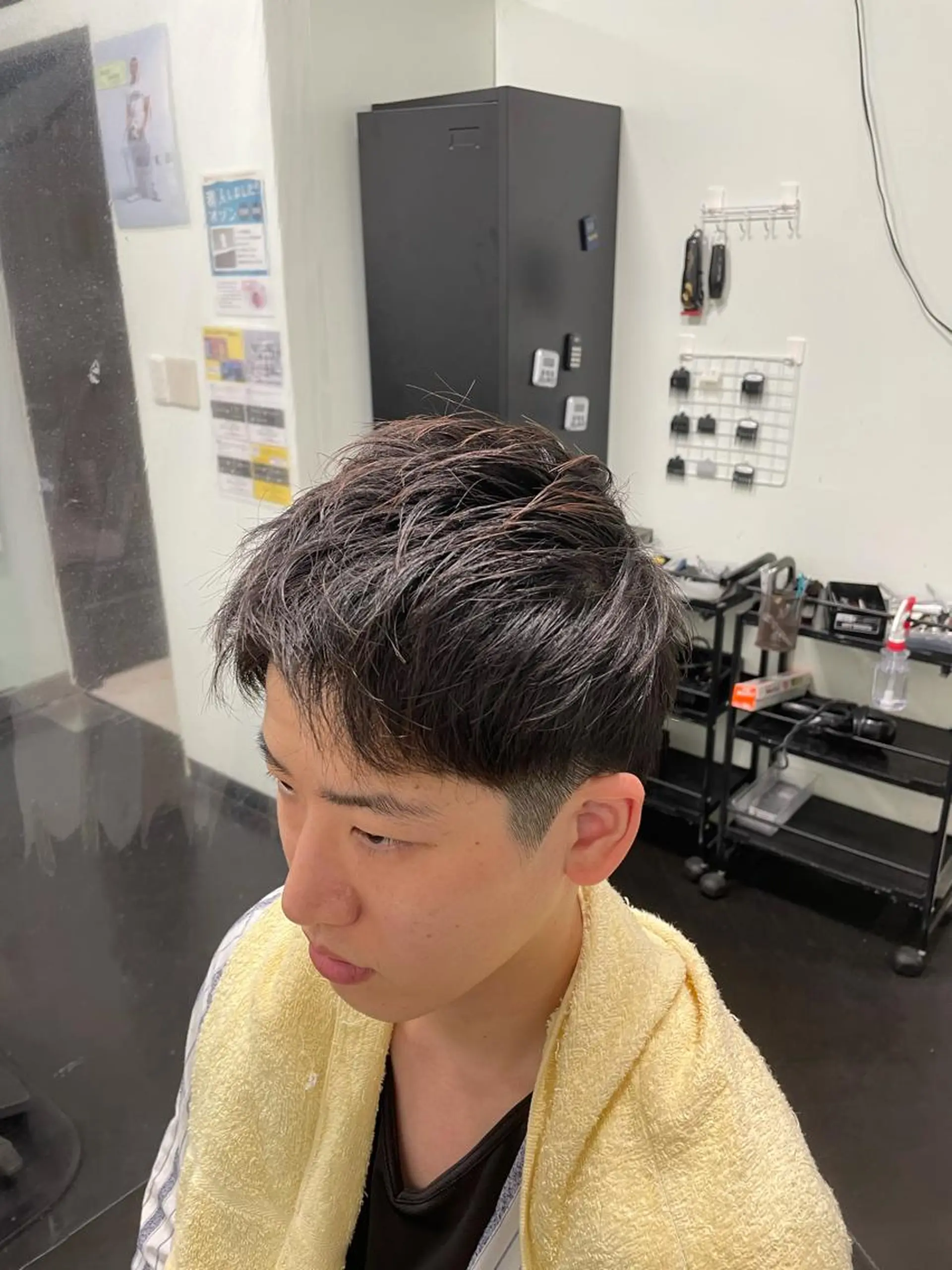 メンズ ゼロスバーバーショップ所属・パーマ特化 三浦楓雅のヘアスタイル