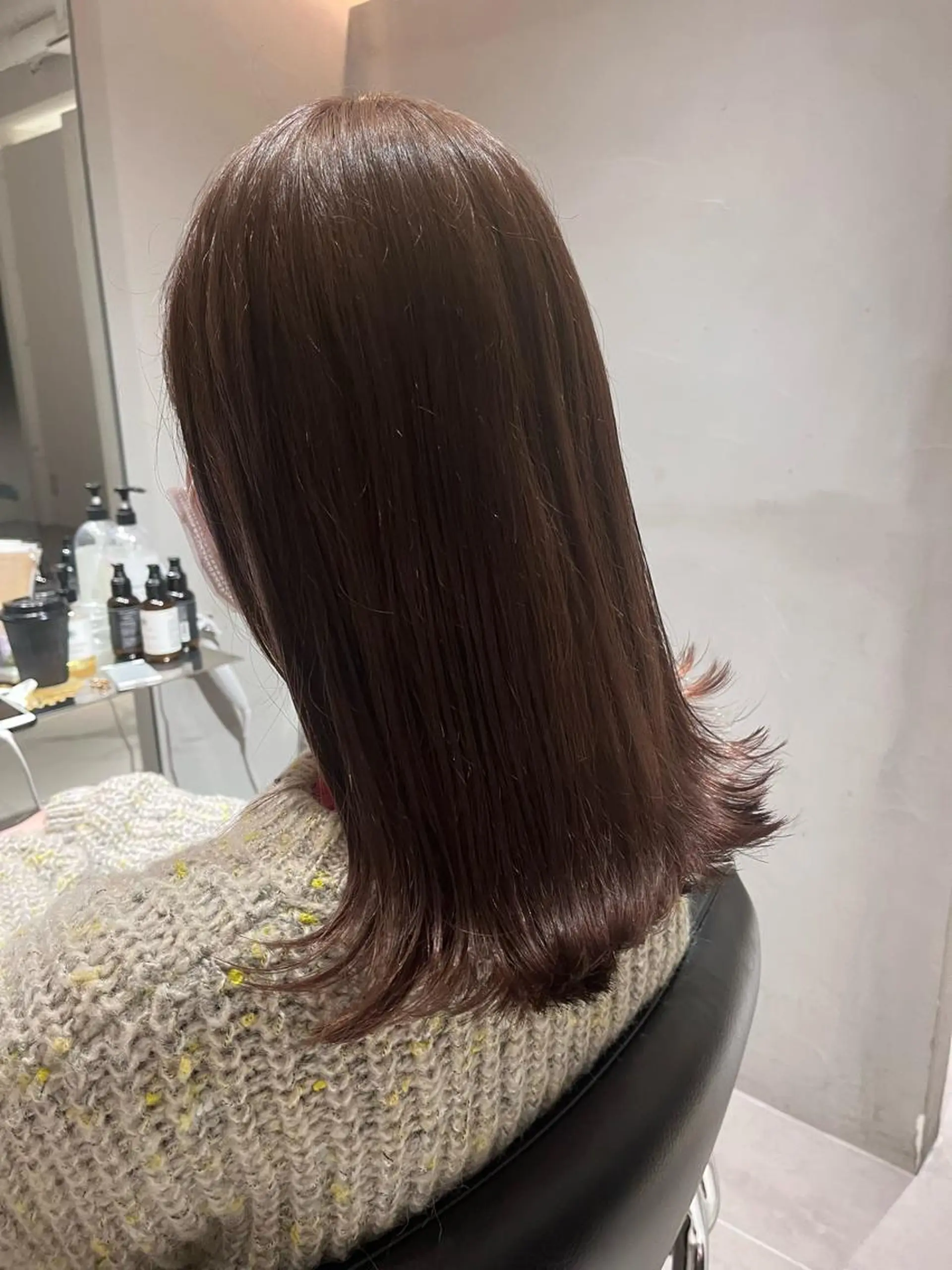 ミディアム カラー ベージュカラー ブリーチ ダブルカラー ハイトーンカラー ブリーチなしカラー ヘアカラー トリートメント ヘッドスパ ヘアセット カジュアルを女っぽく 𝗮𝘆𝗮𝗰𝗼のヘアスタイル