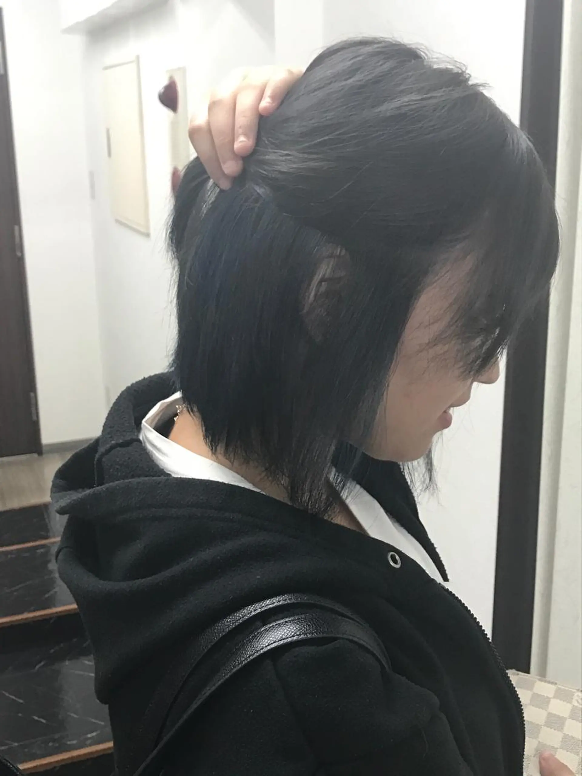 ショート カラー ブリーチ インナーカラー ヤナ マネージャーのヘアスタイル