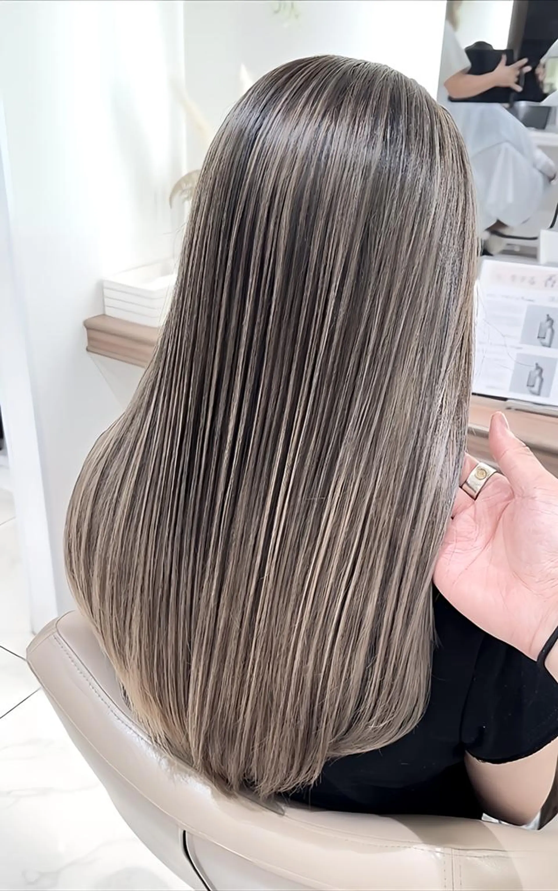 ロング カラー 髪質改善 ヘアカラー トリートメント 髪質改善/縮毛矯正 /カラー/篠塚菜々子のヘアスタイル