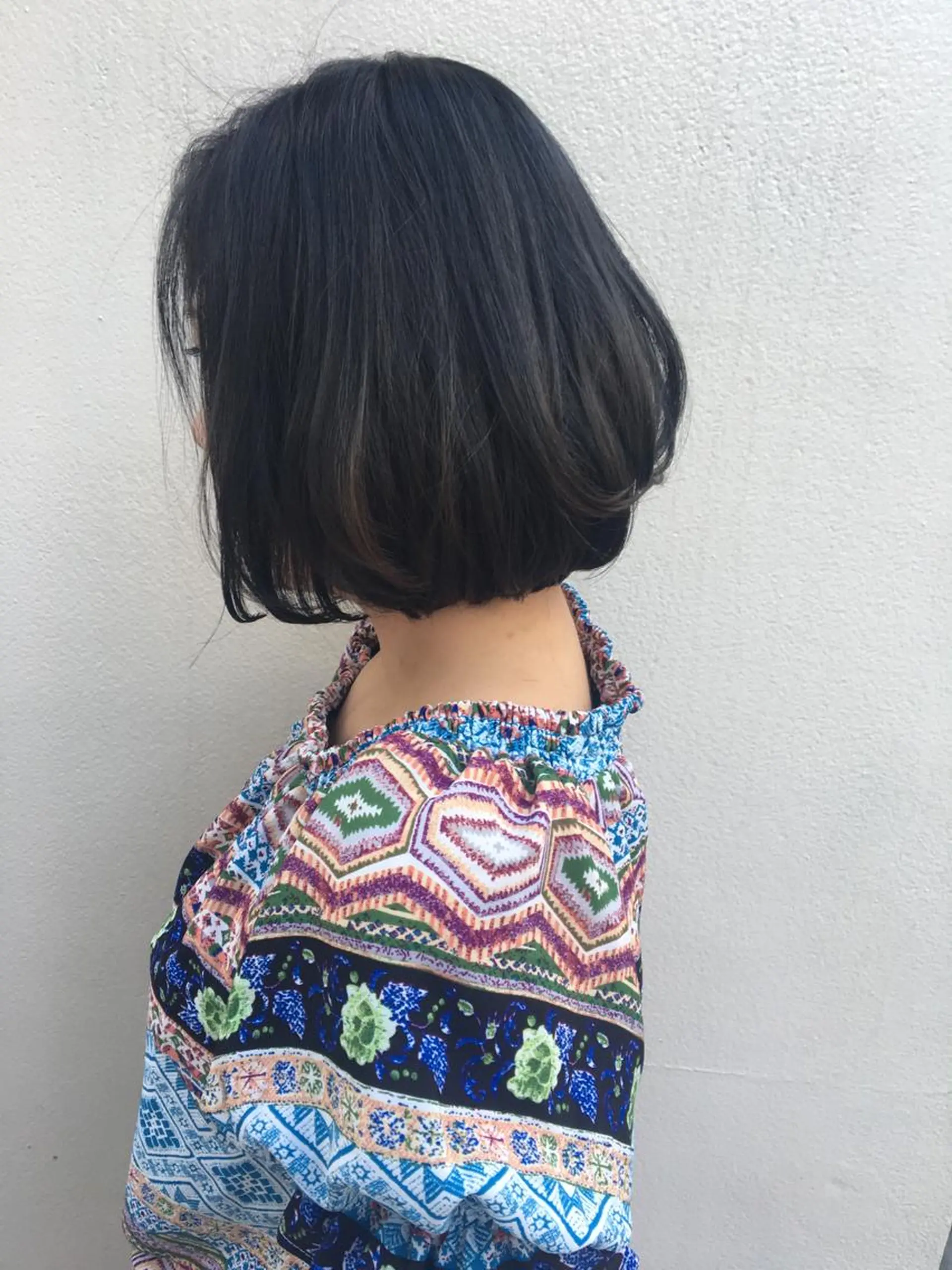 ミディアム カラー THE DAY所属・AKI HASHIMOTOのヘアスタイル