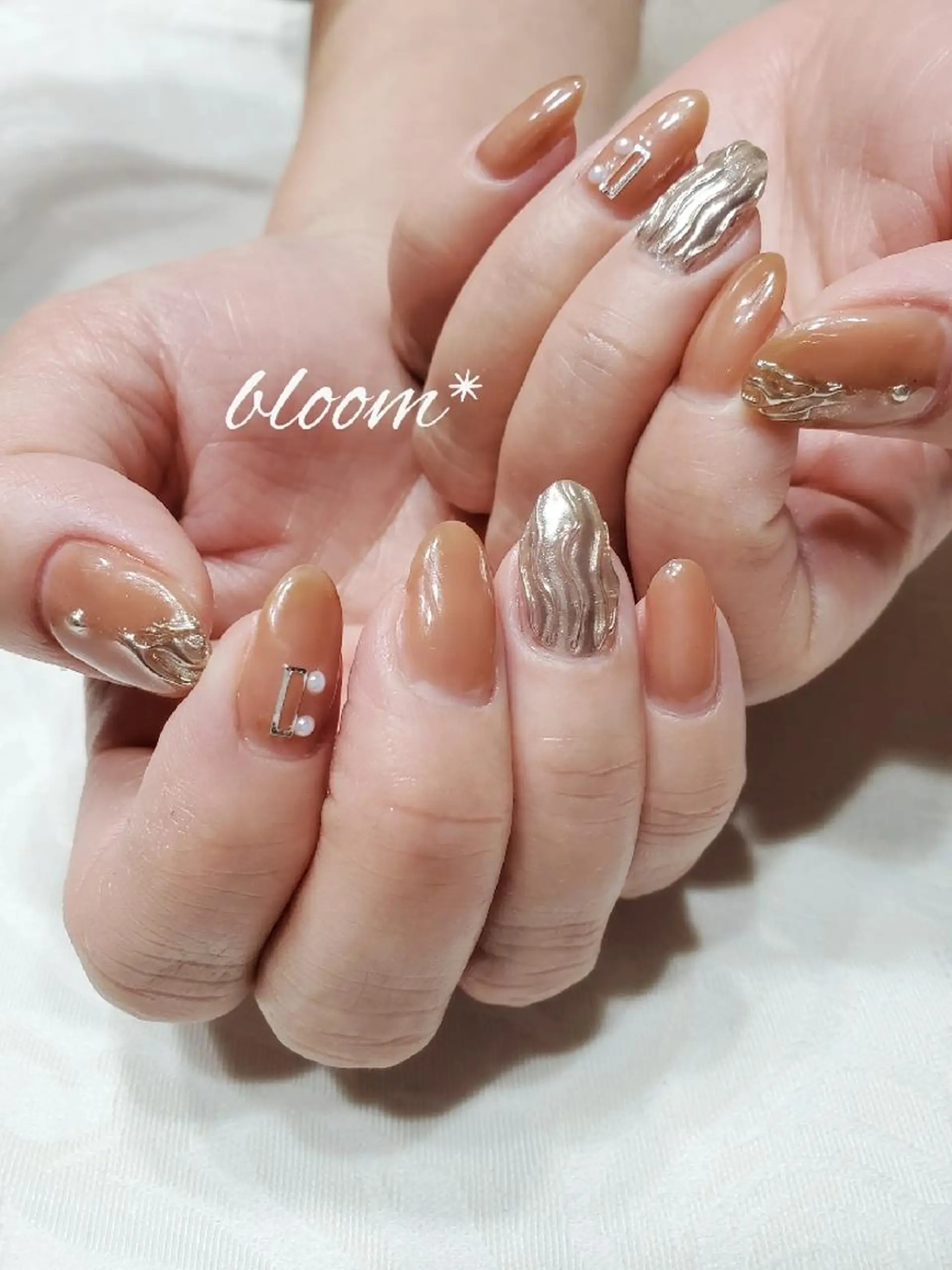 ネイル ミラーネイル ニュアンスネイル bloom *のネイルデザイン